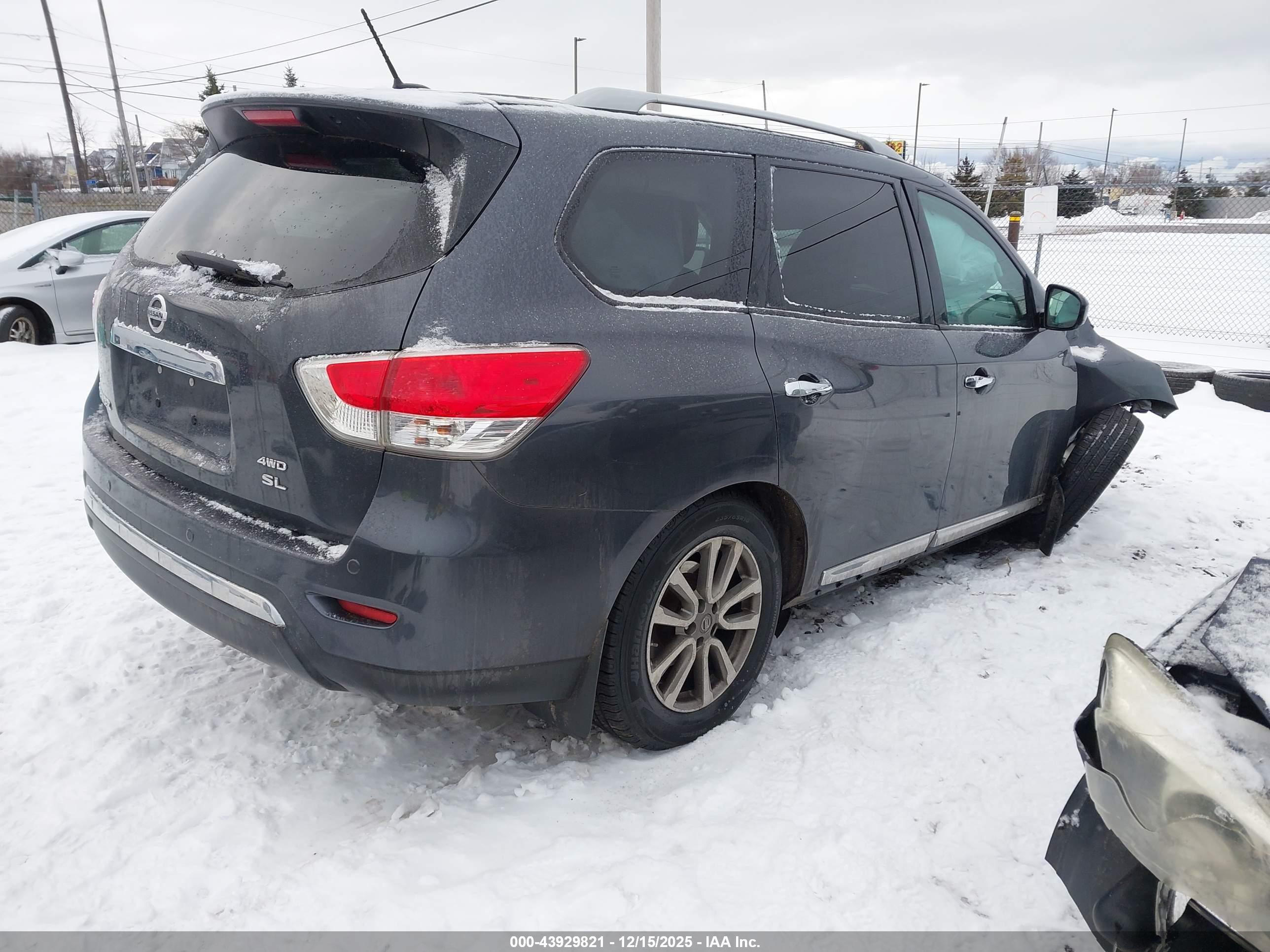 NISSAN PATHFINDER image 4
