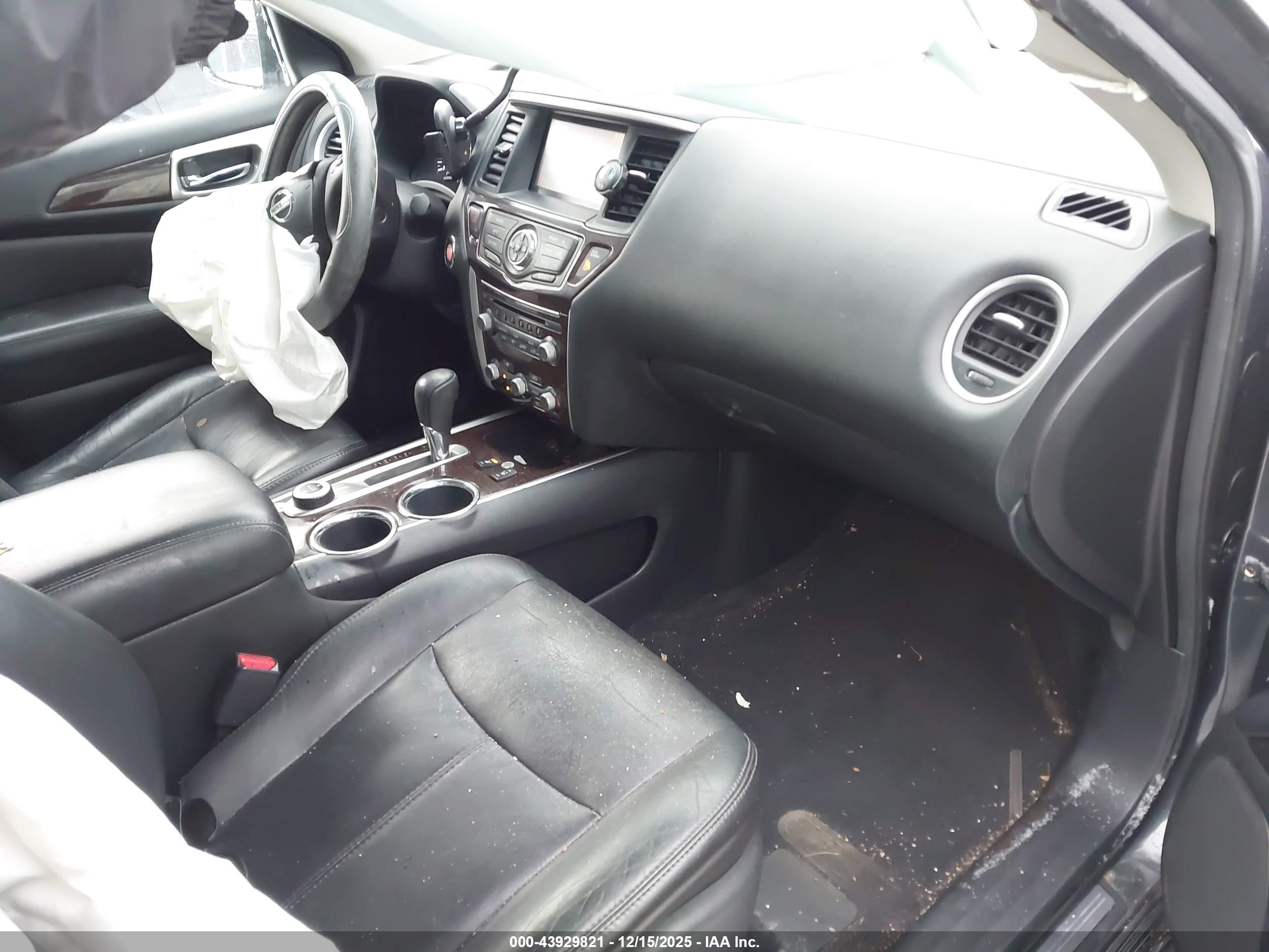 NISSAN PATHFINDER image 5