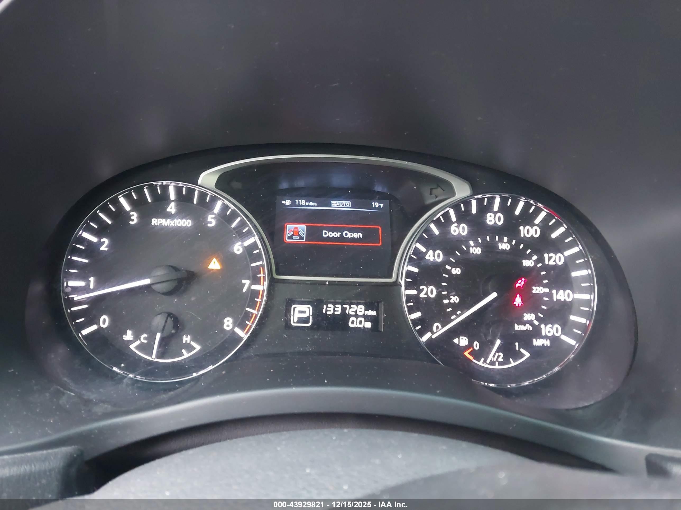 NISSAN PATHFINDER image 7