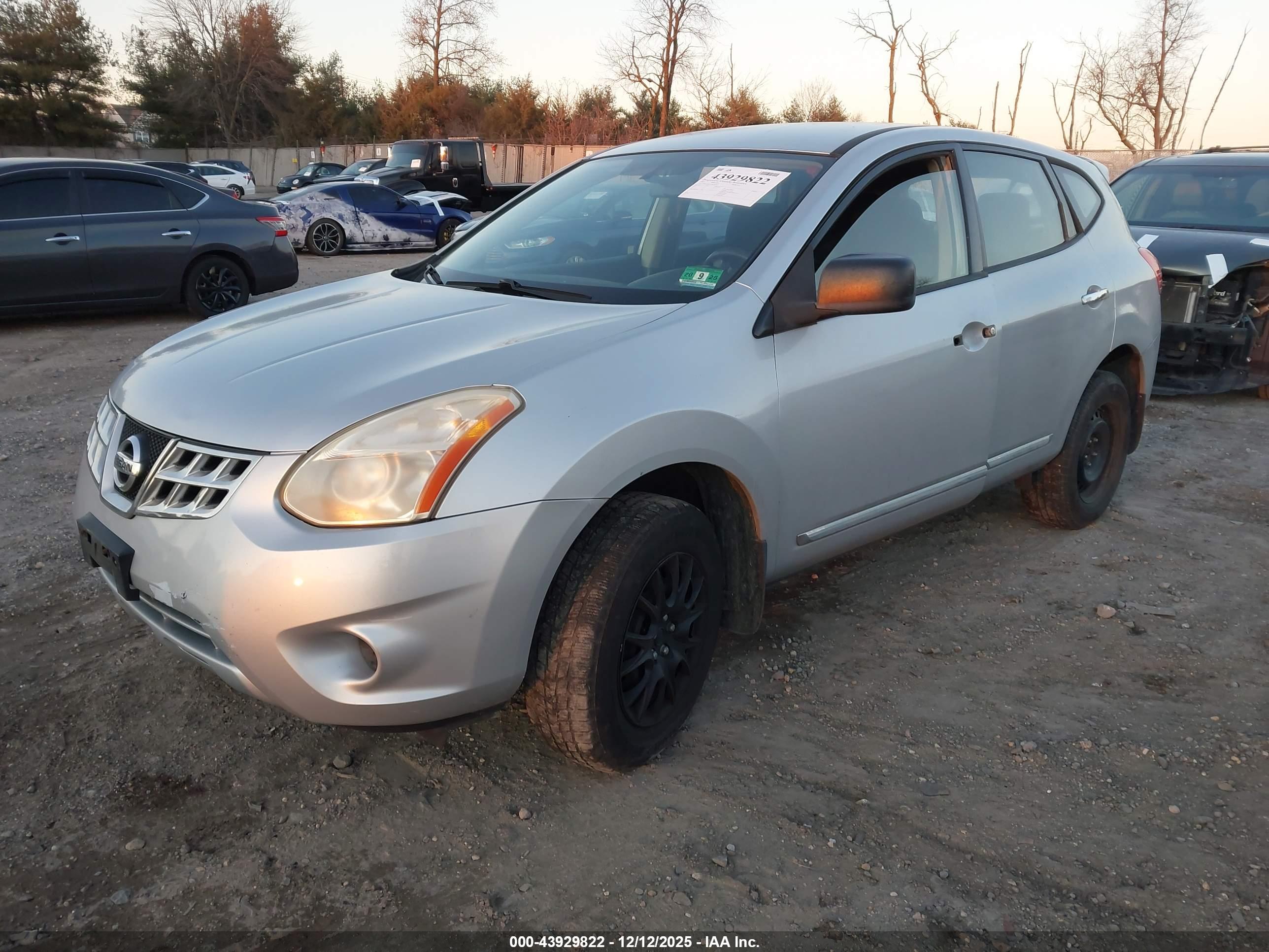 NISSAN ROGUE image 2