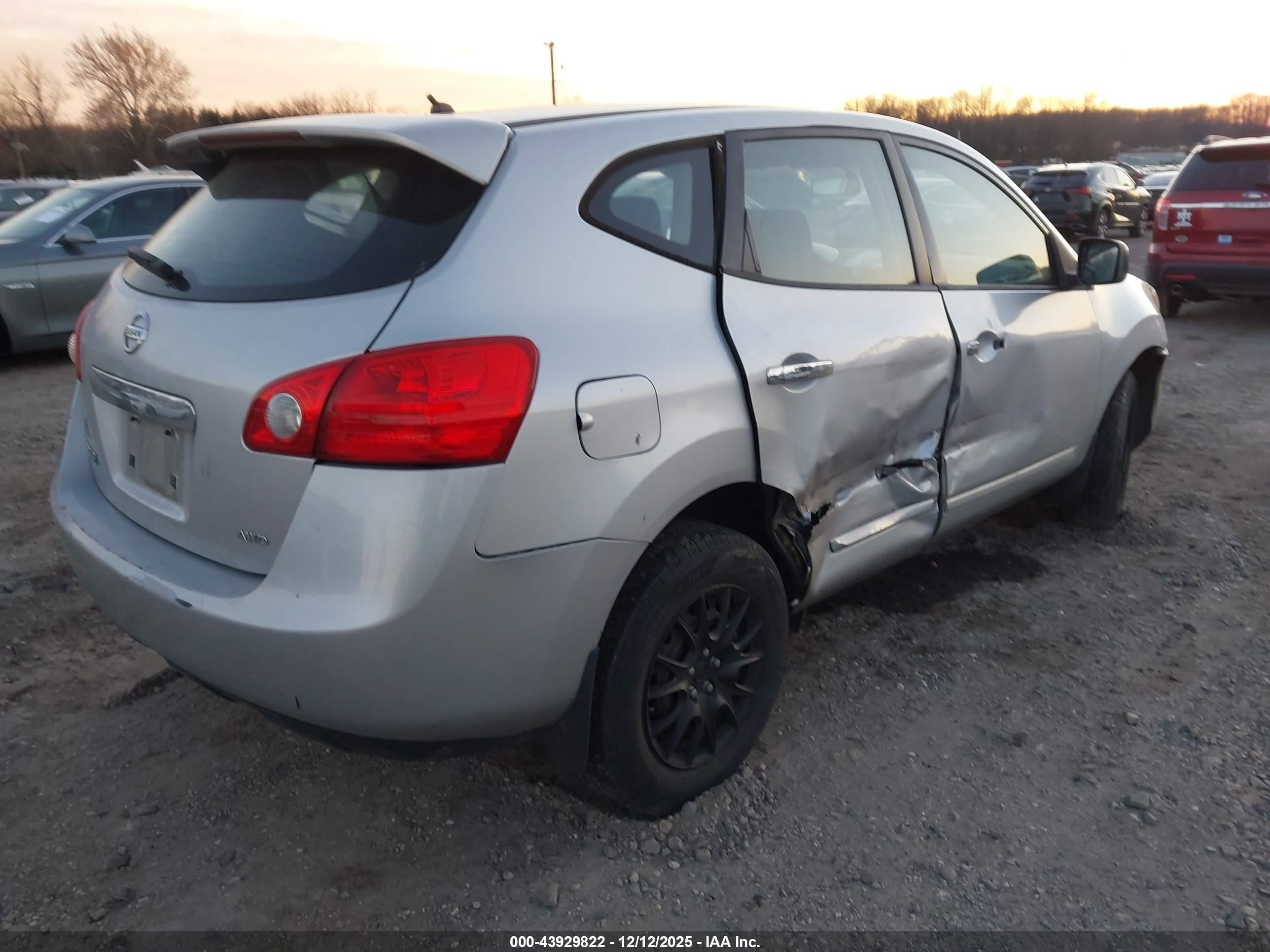 NISSAN ROGUE image 4