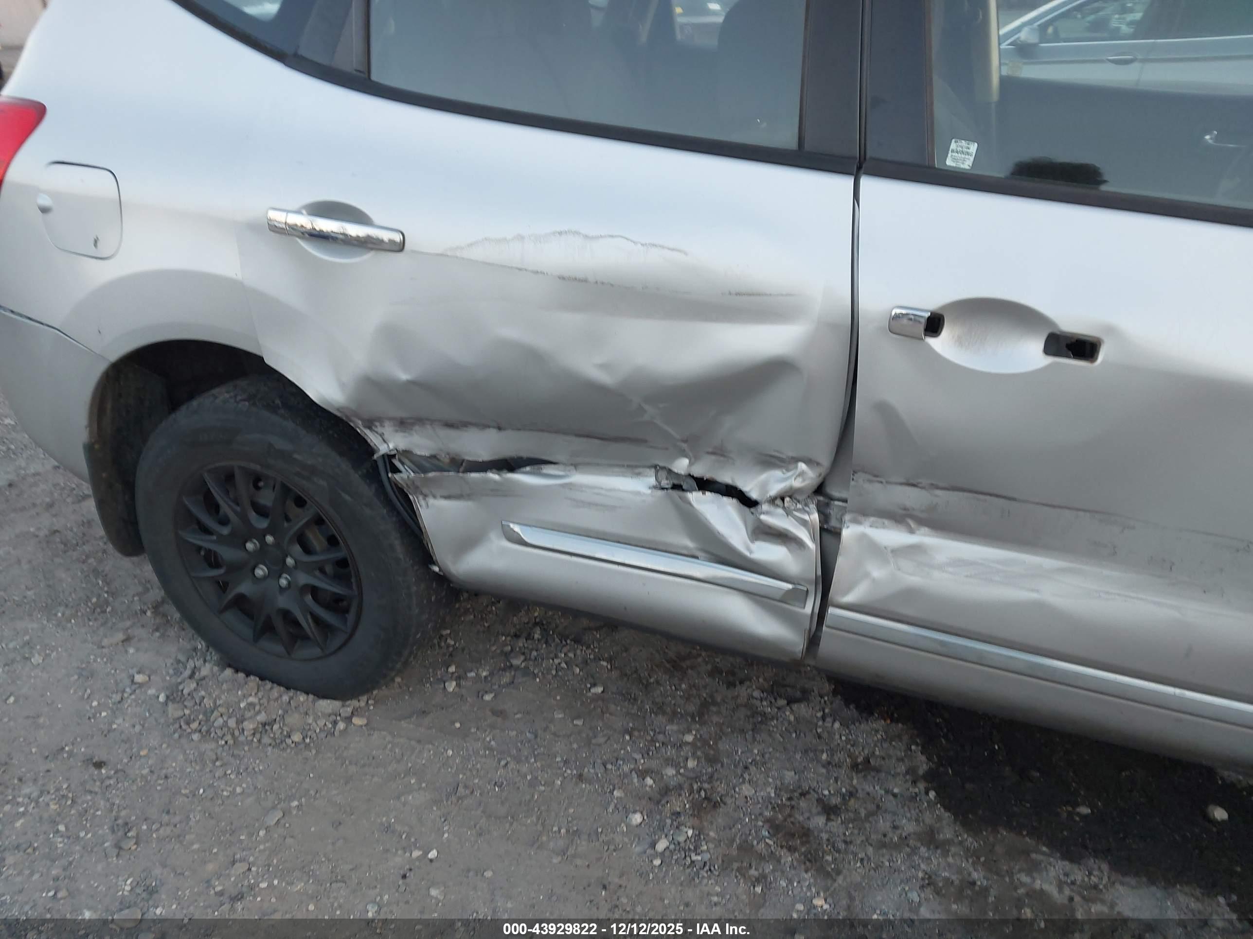 NISSAN ROGUE image 6
