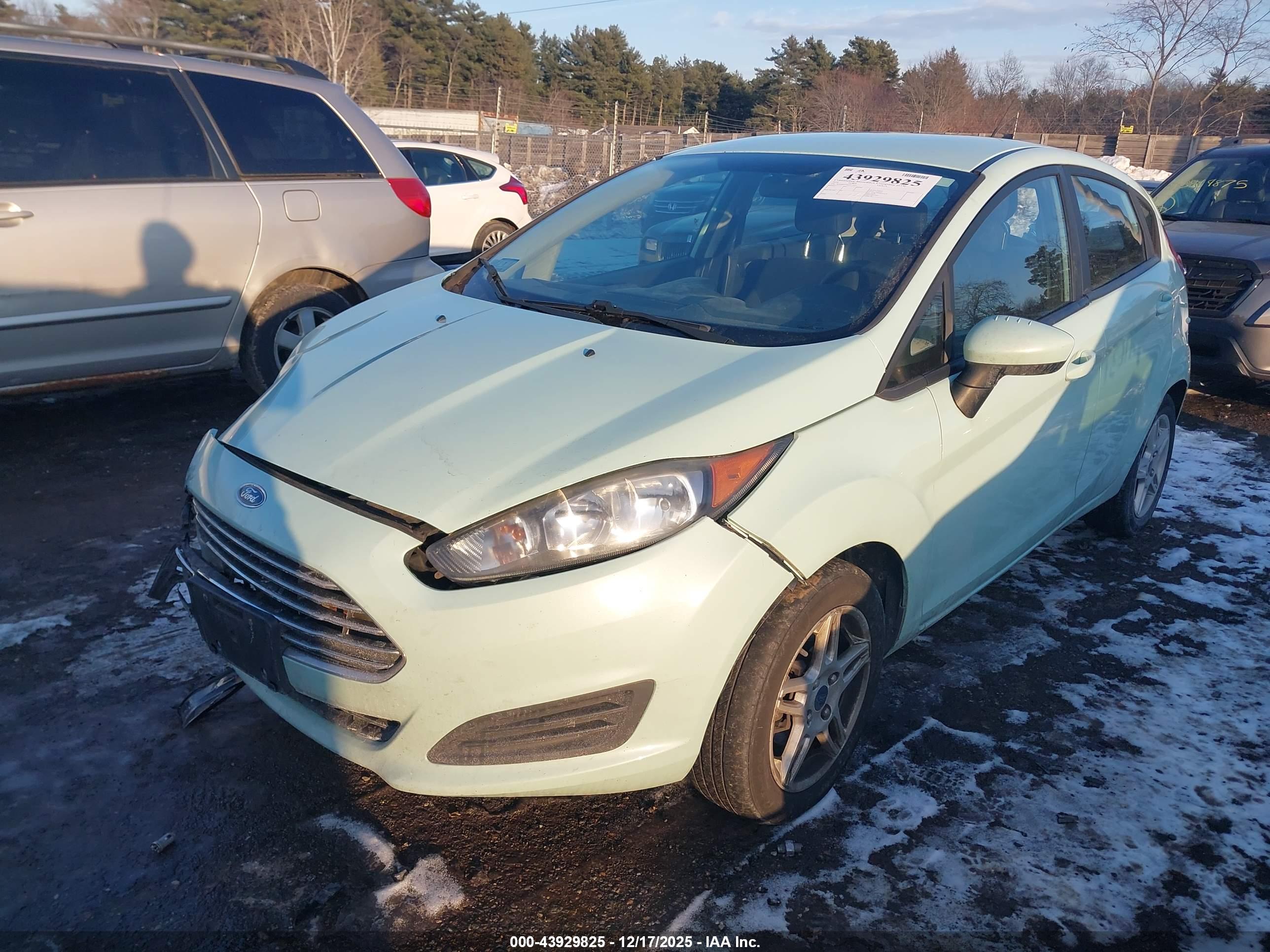 FORD FIESTA image 2