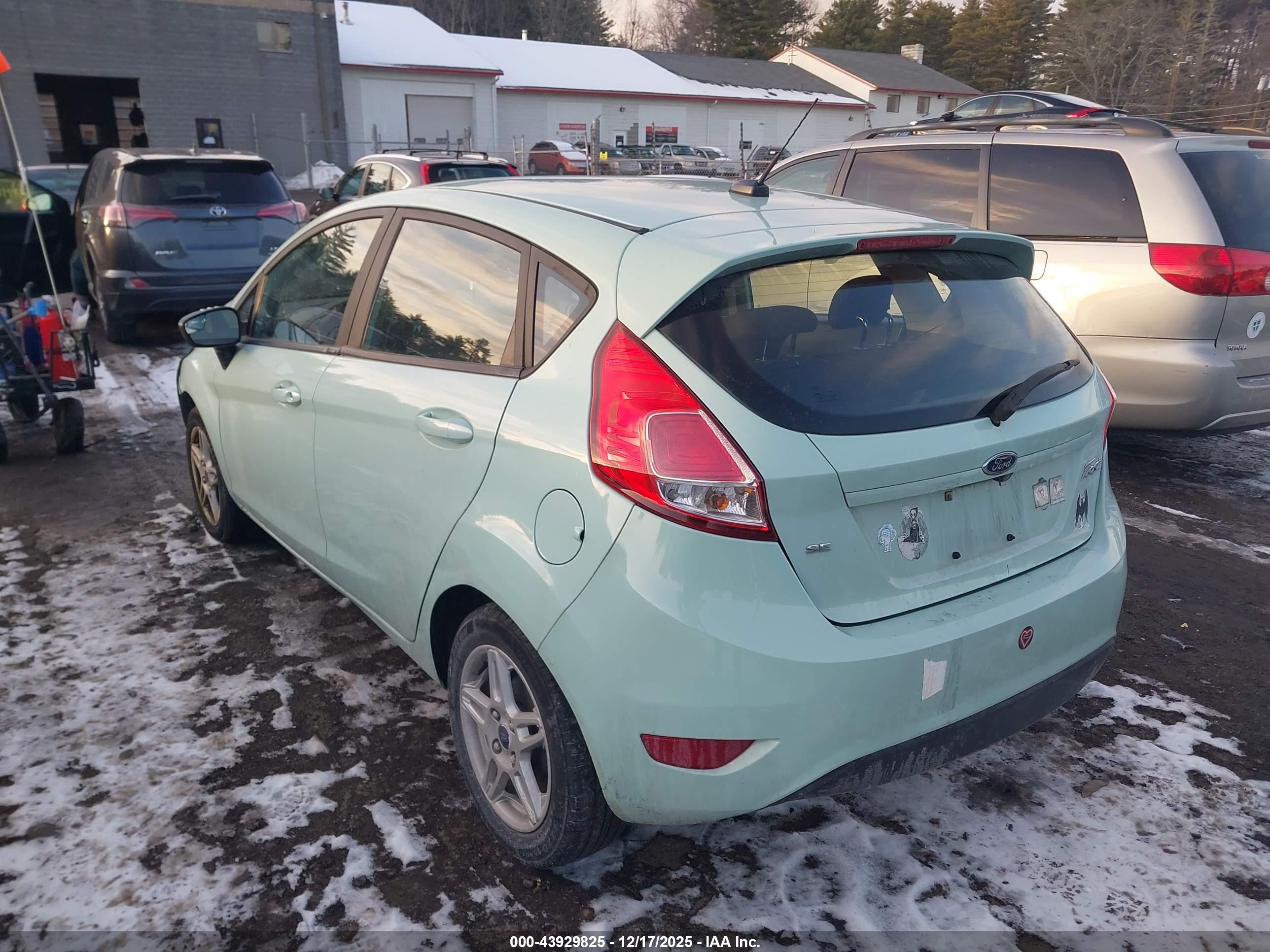 FORD FIESTA image 3