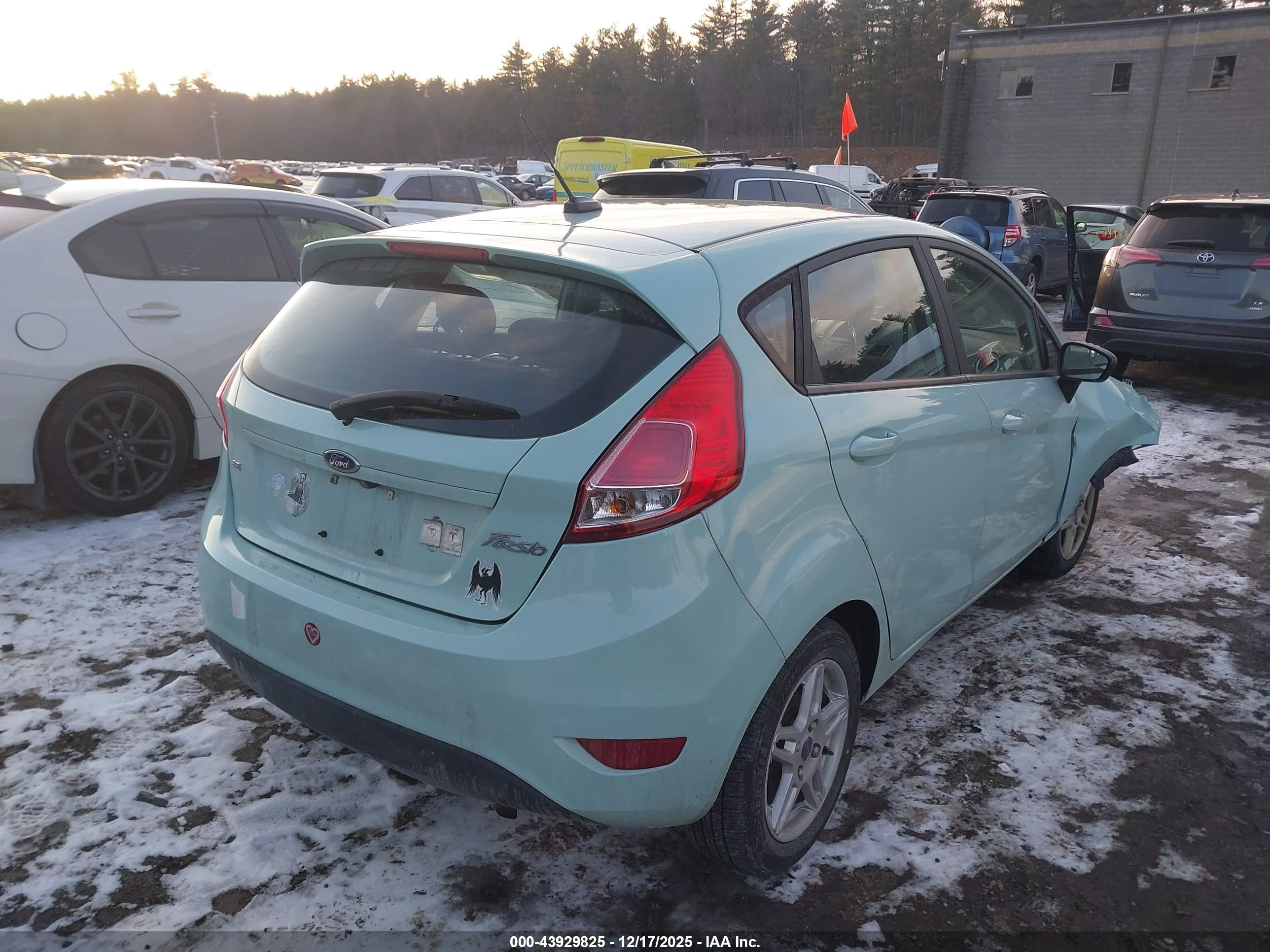 FORD FIESTA image 4