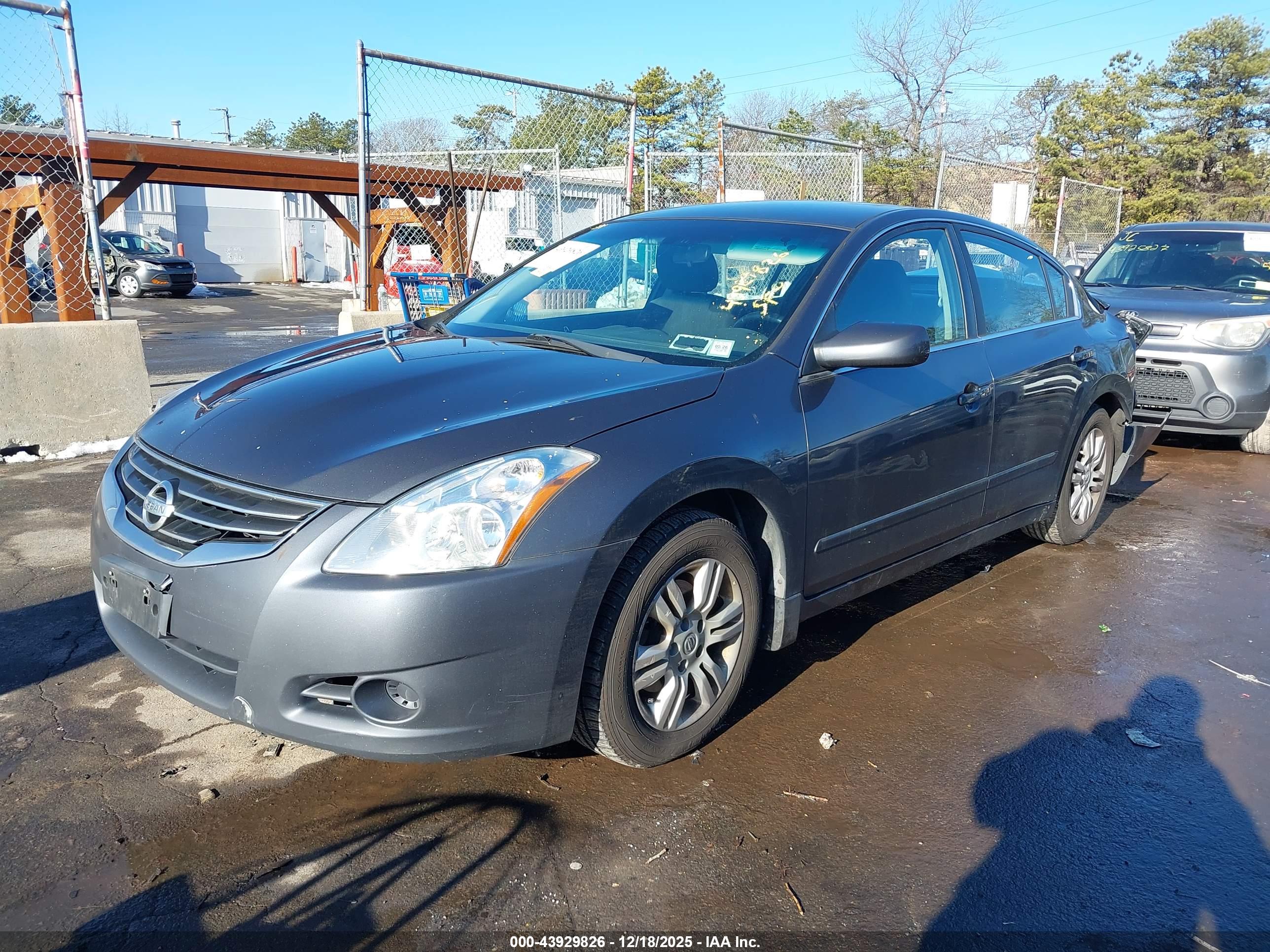 NISSAN ALTIMA image 2