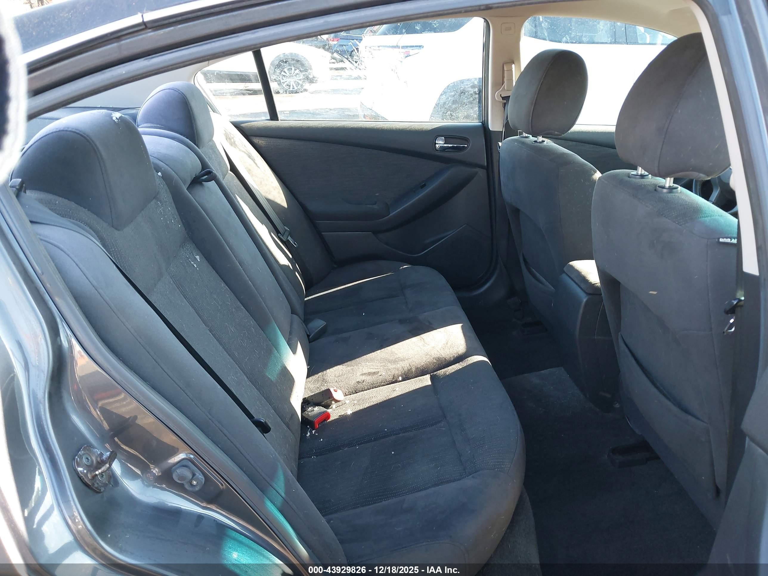NISSAN ALTIMA image 8