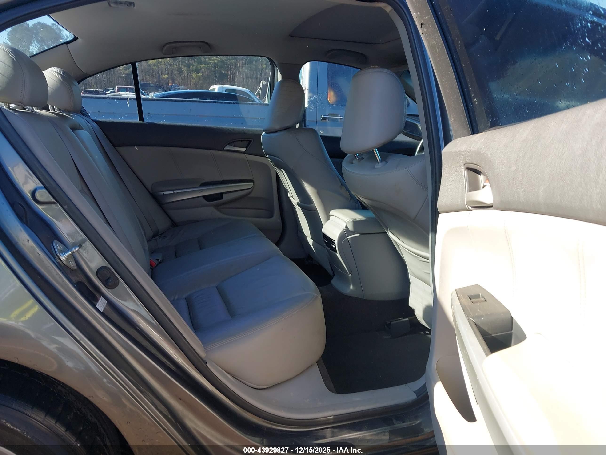 HONDA ACCORD image 8