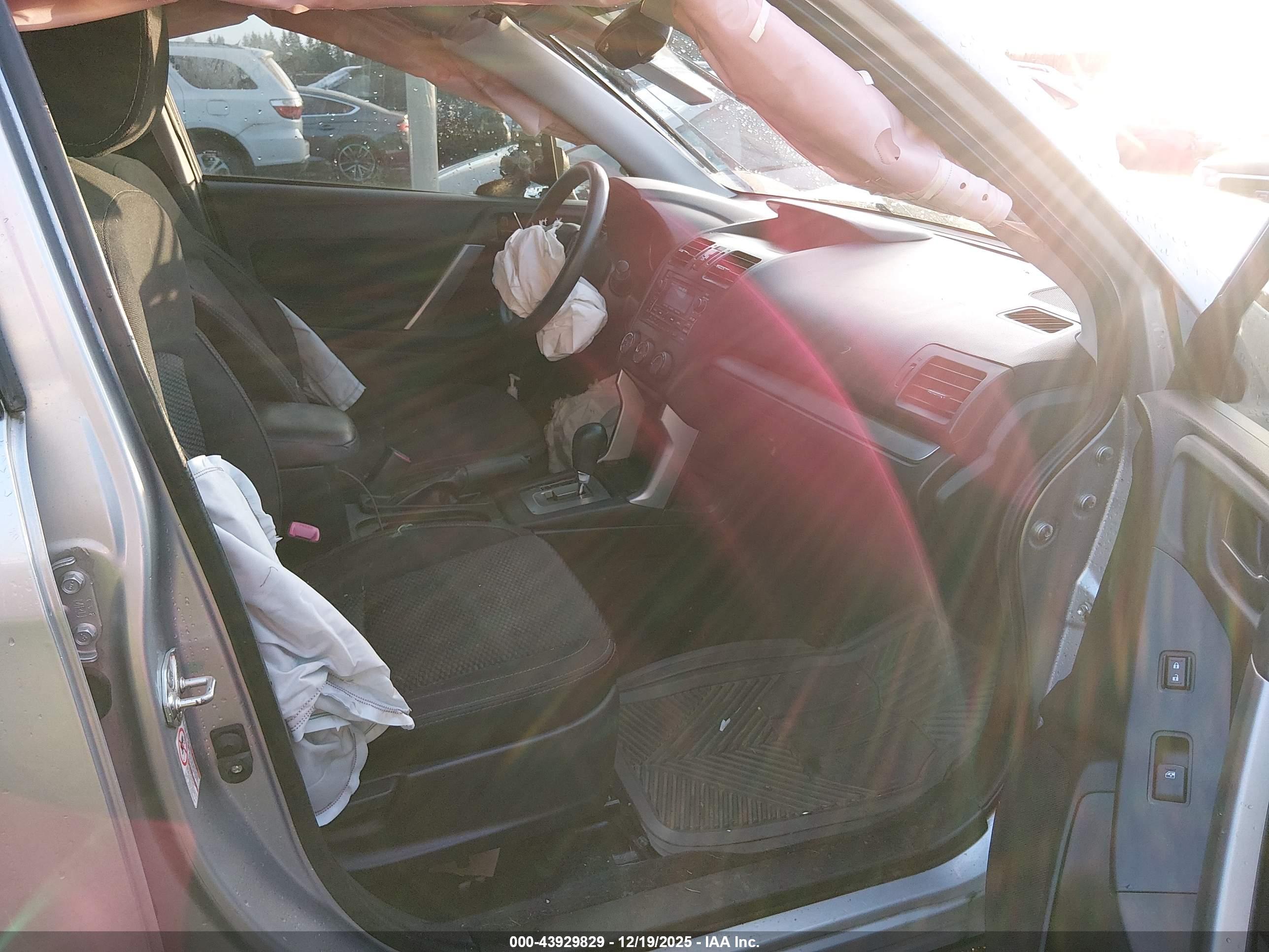 SUBARU FORESTER image 5