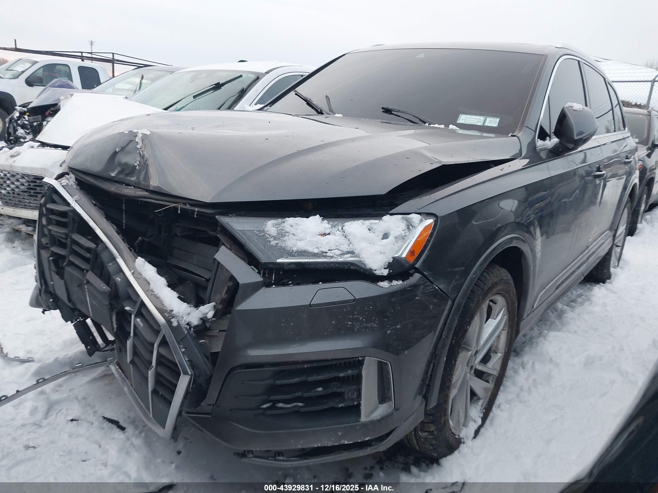 AUDI Q7 image 2