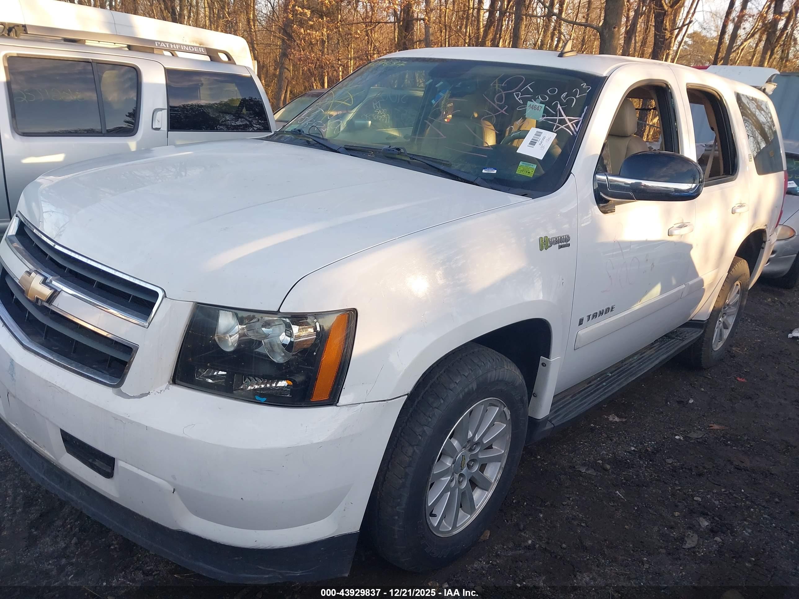 CHEVROLET TAHOE image 2