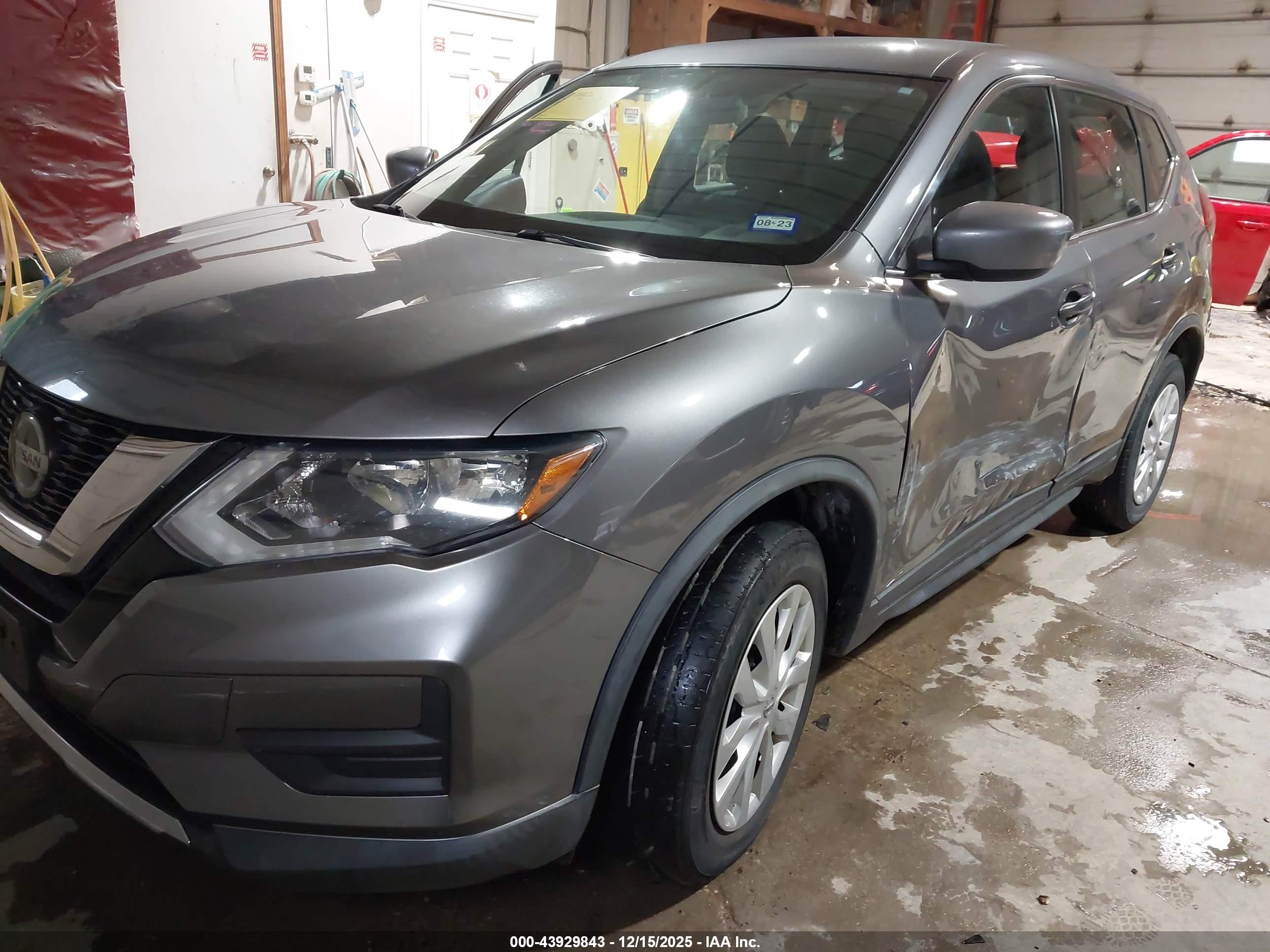 NISSAN ROGUE image 2