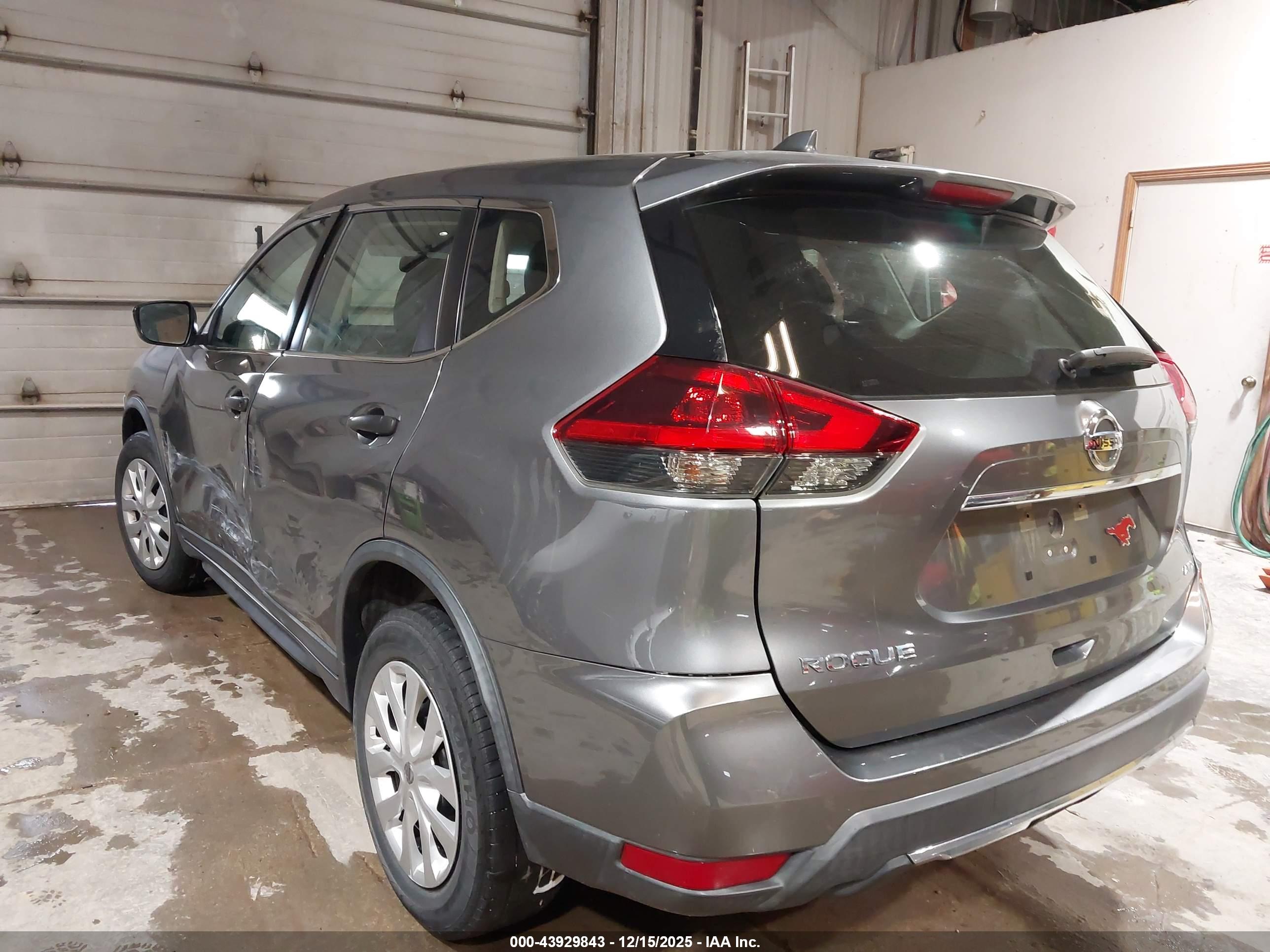 NISSAN ROGUE image 3
