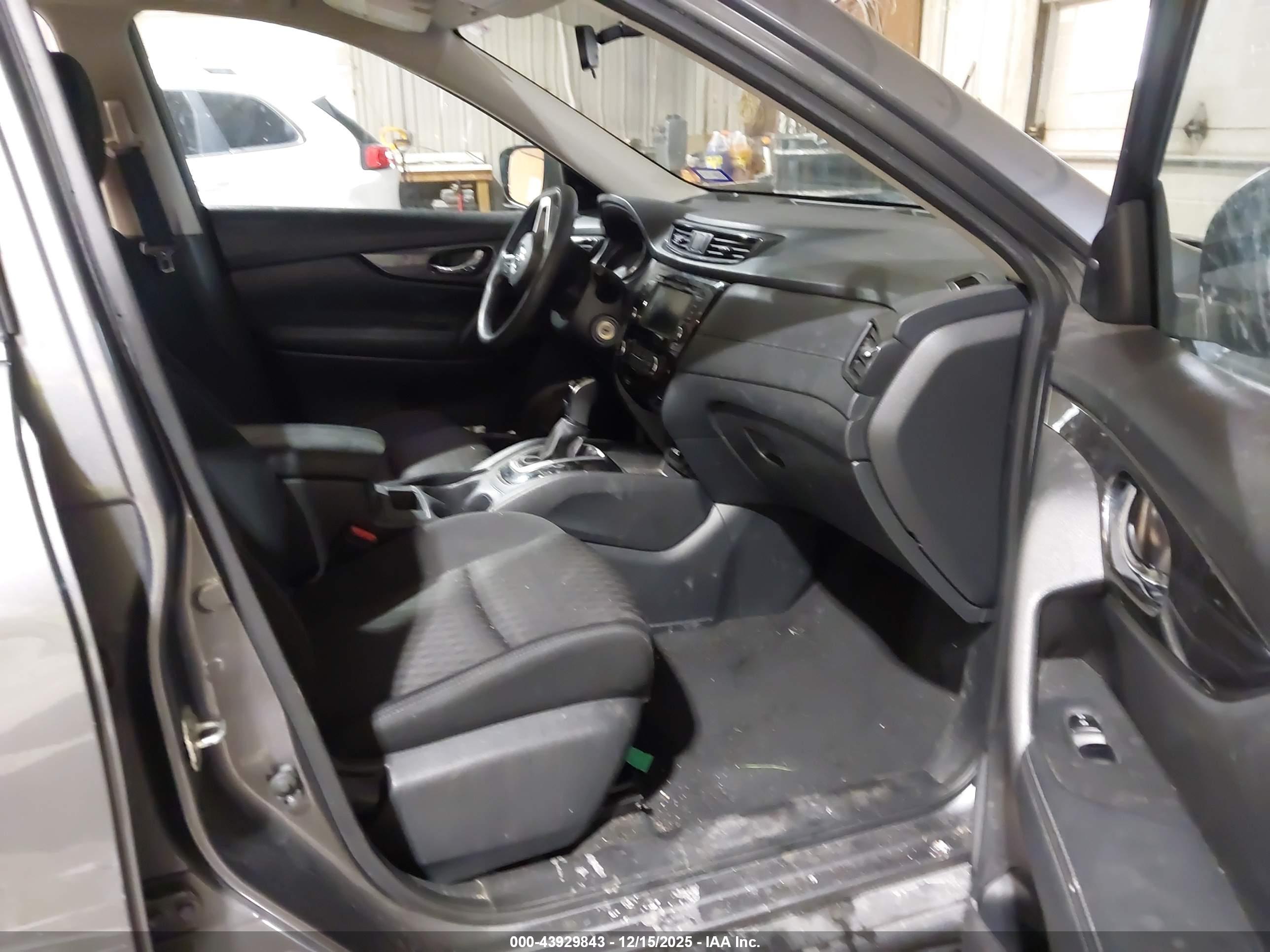 NISSAN ROGUE image 5