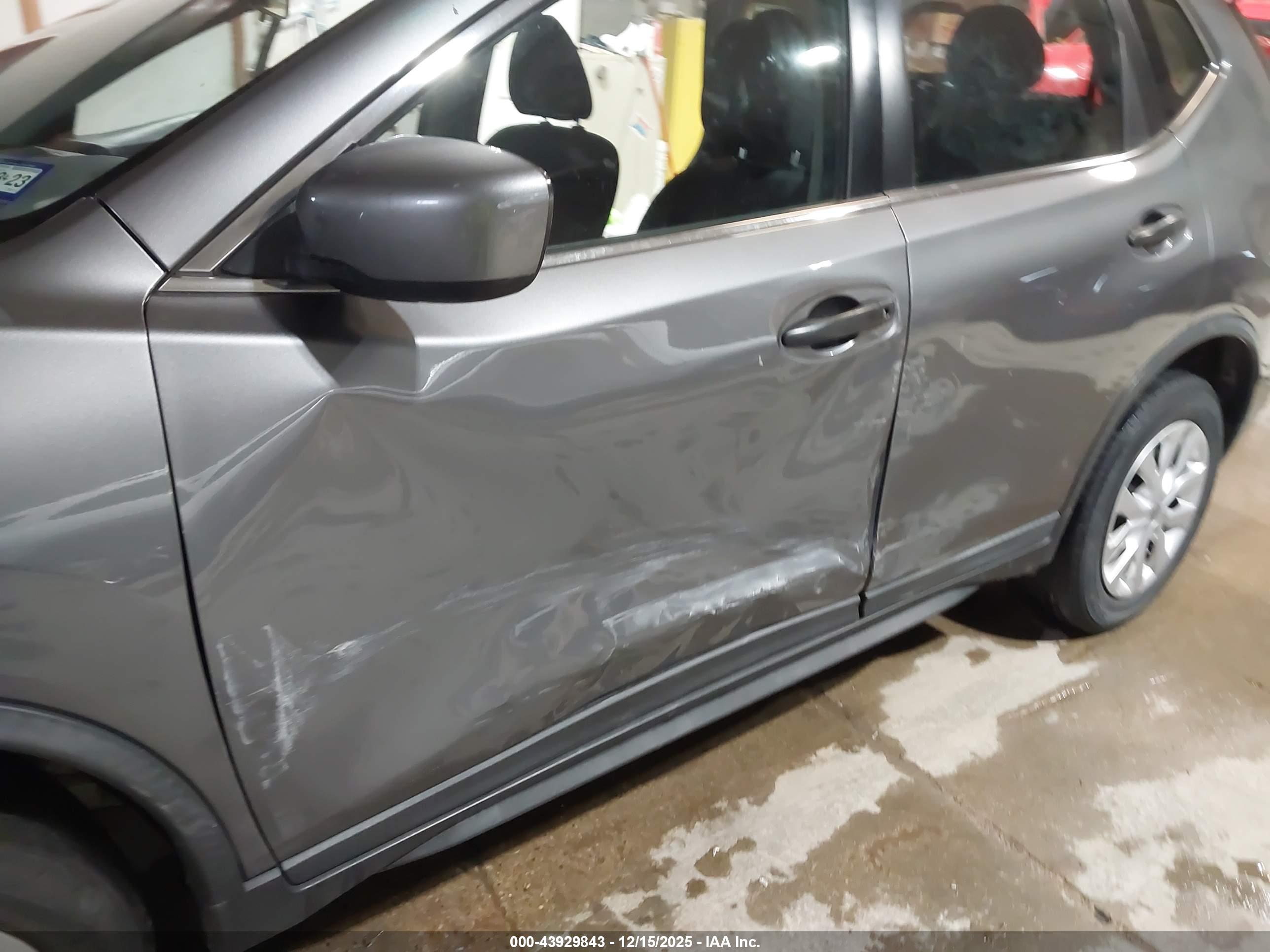 NISSAN ROGUE image 6