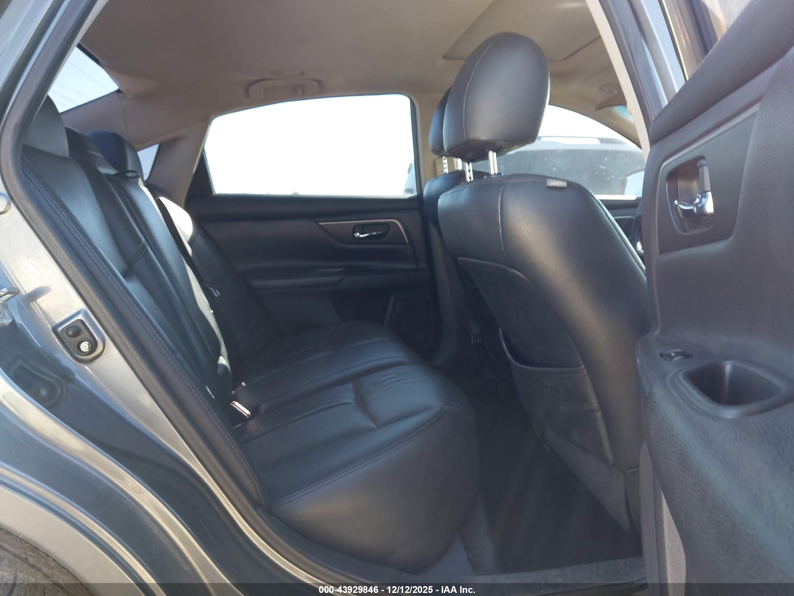 NISSAN ALTIMA image 8