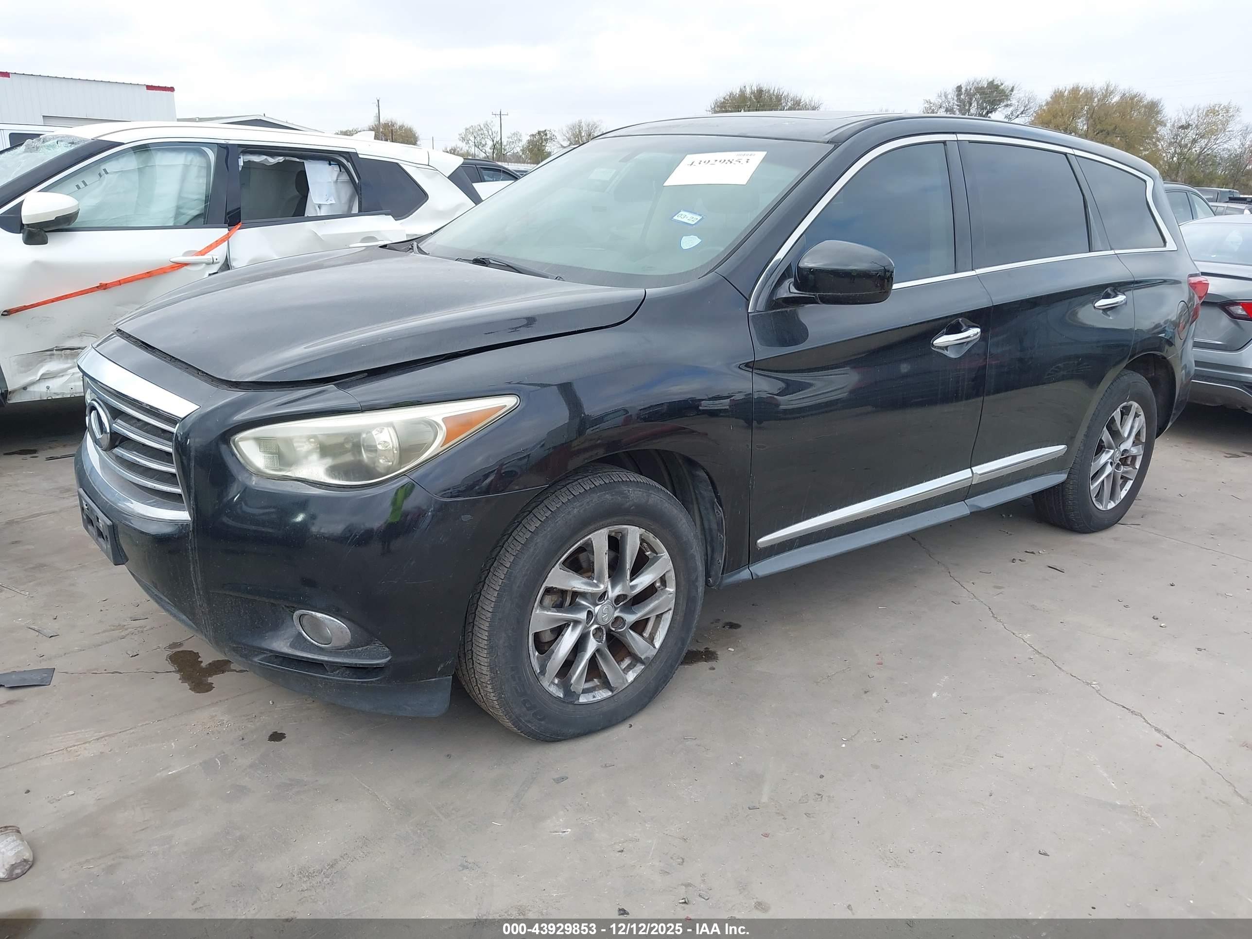 INFINITI JX35 image 2