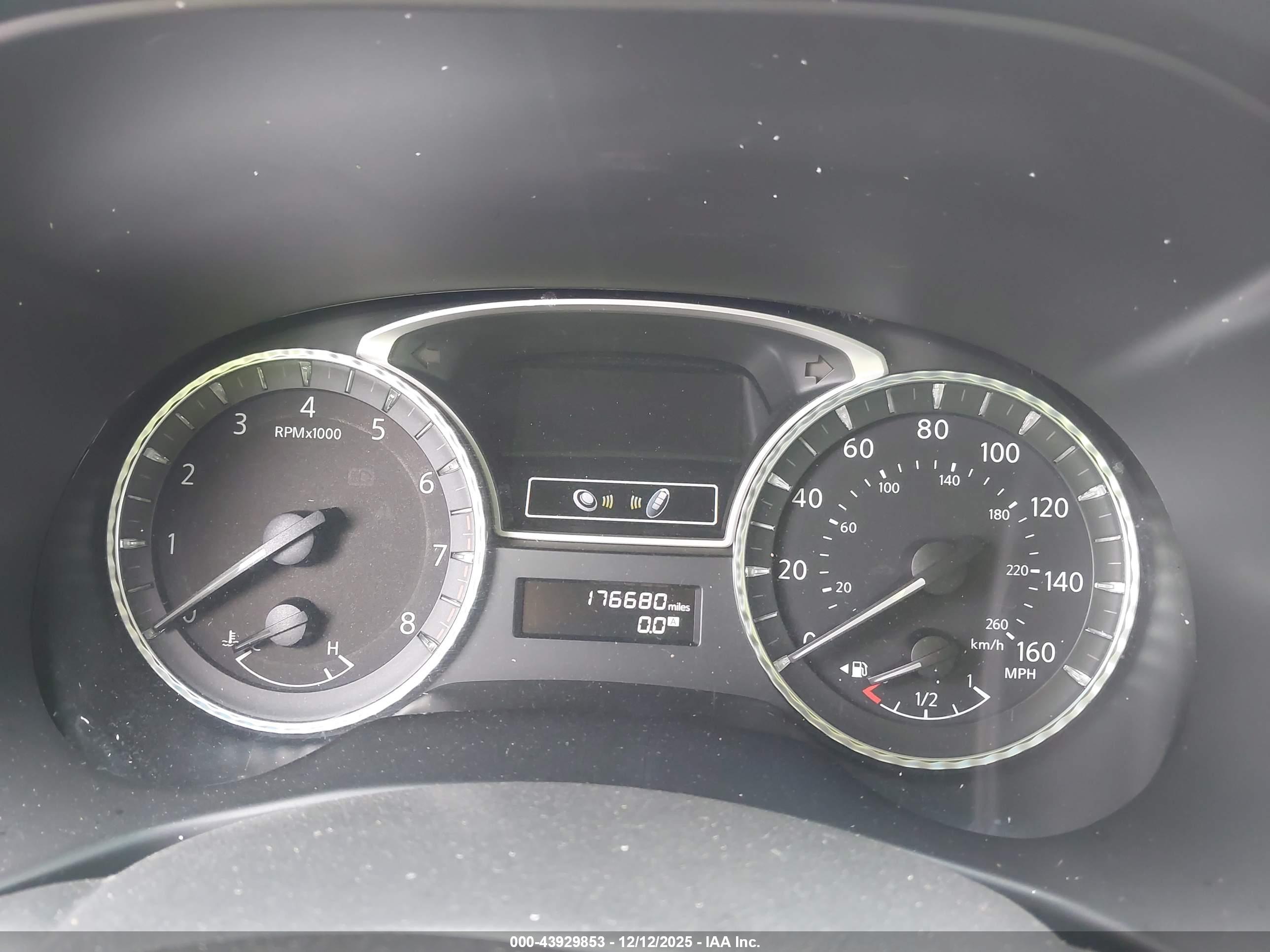 INFINITI JX35 image 7
