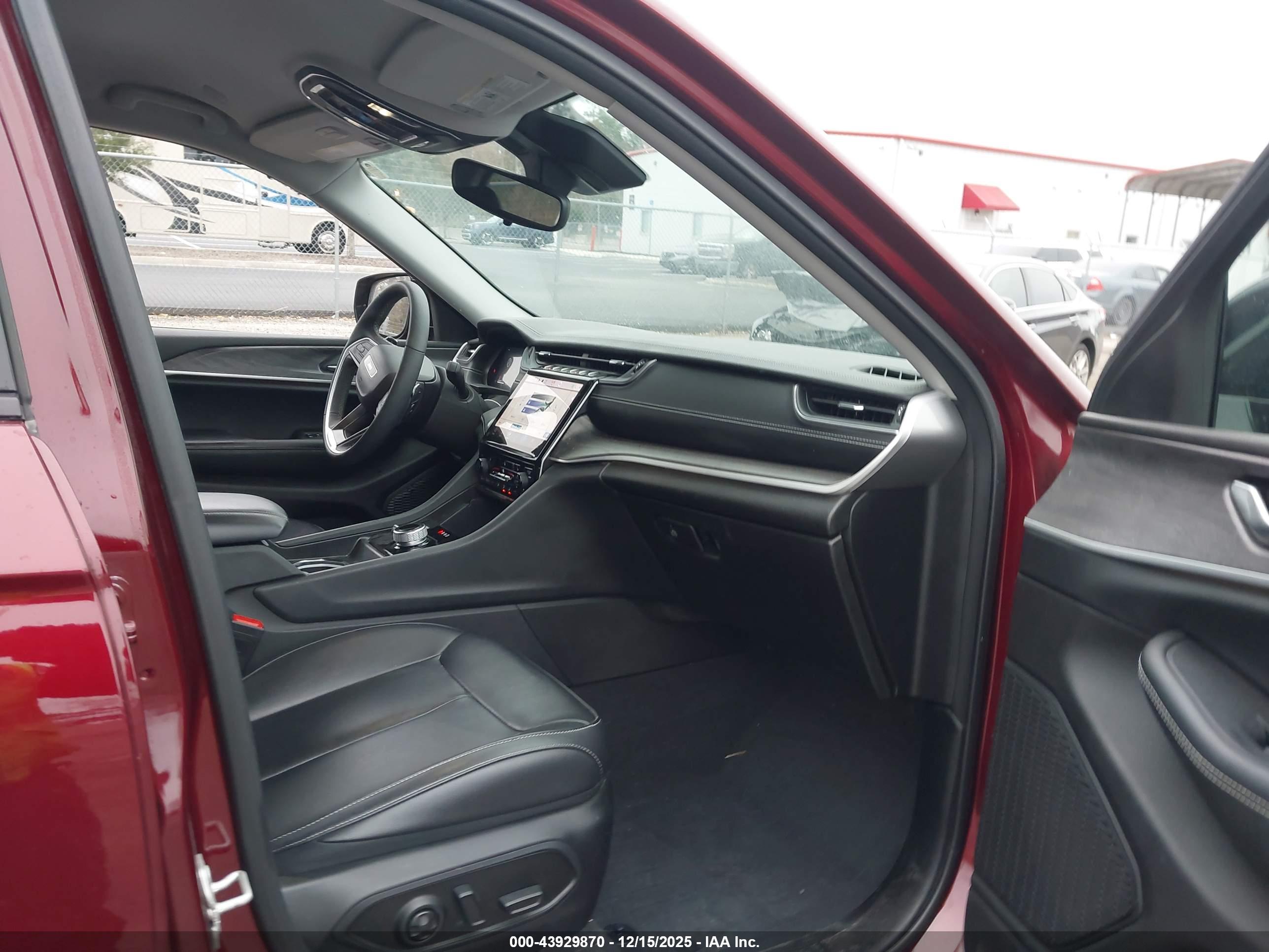 JEEP GRAND image 5
