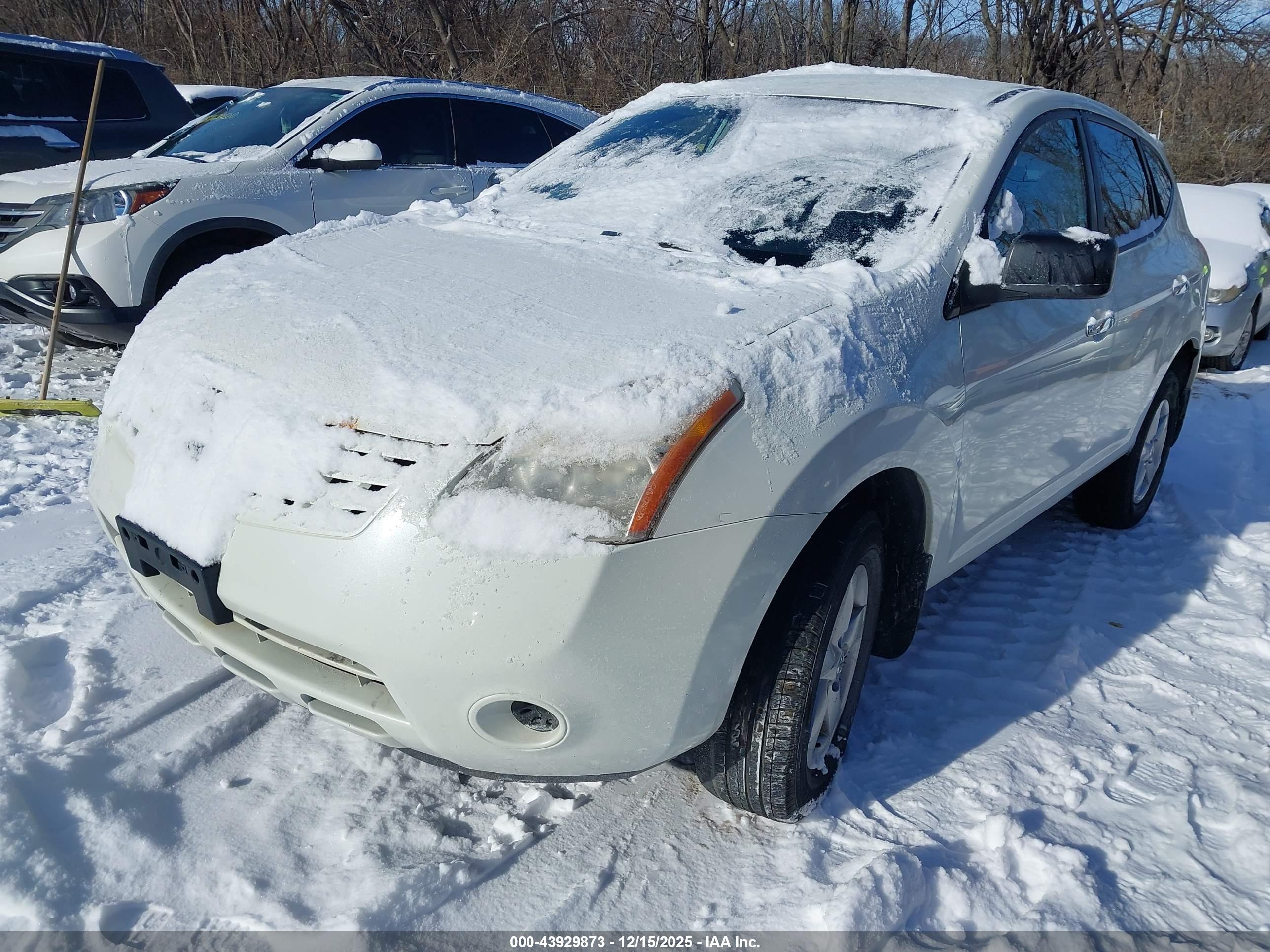NISSAN ROGUE image 2