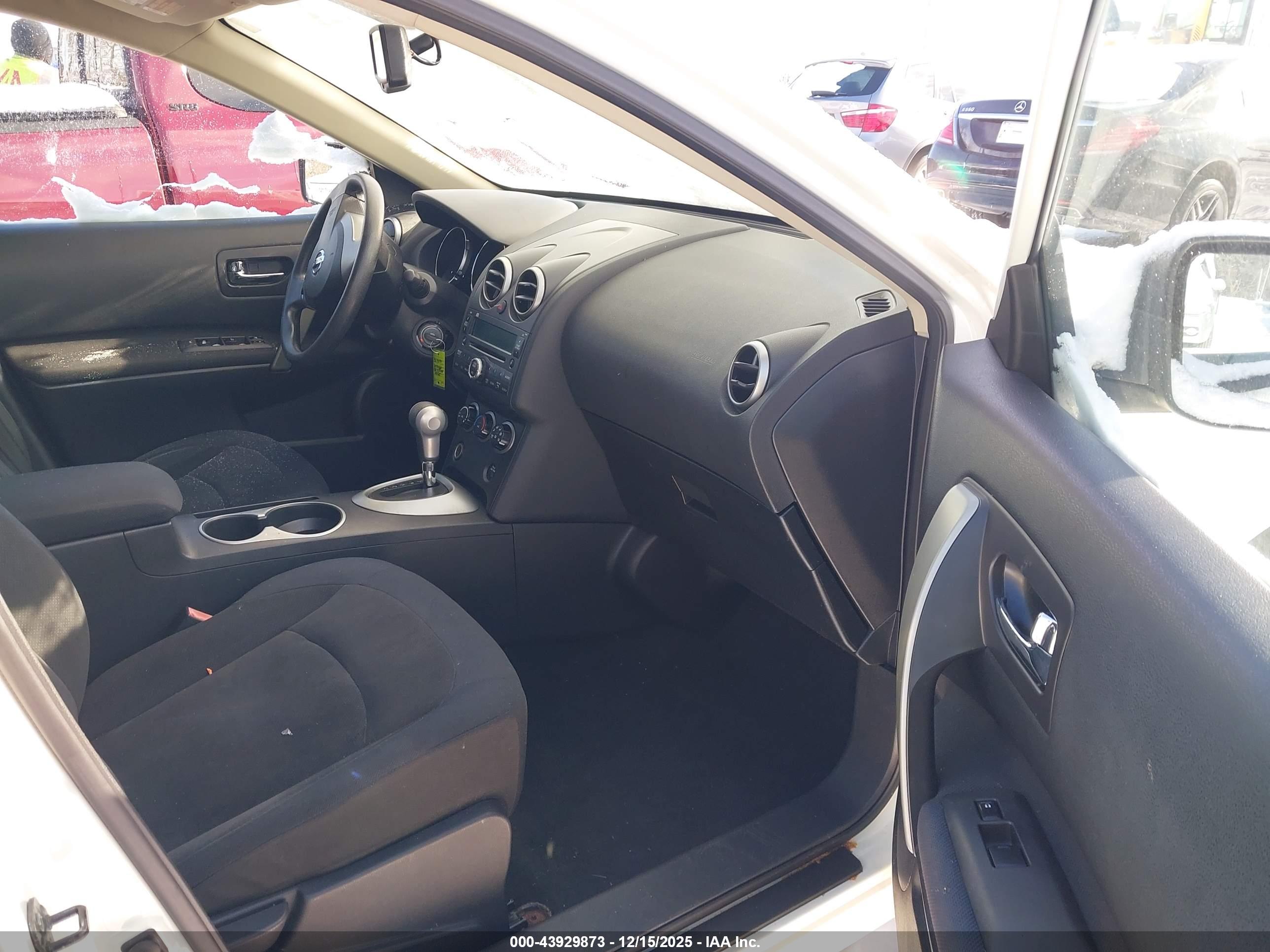 NISSAN ROGUE image 5