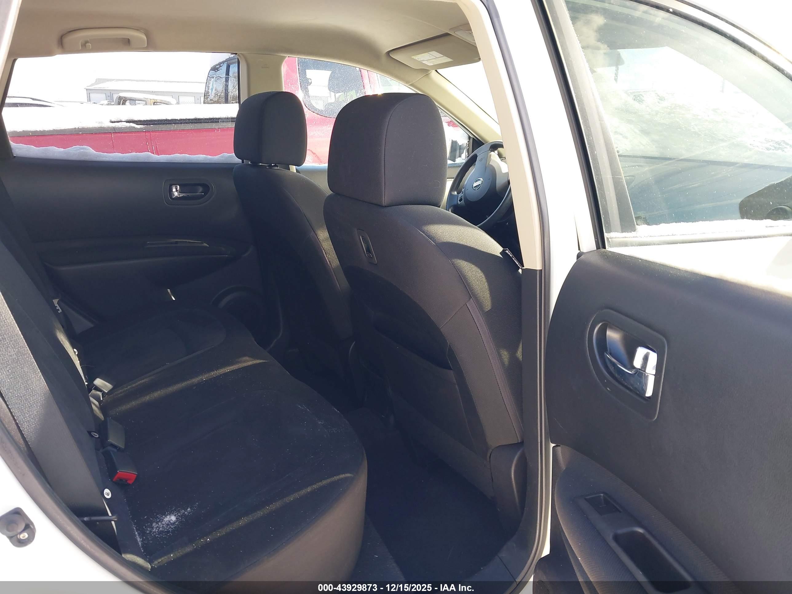 NISSAN ROGUE image 8