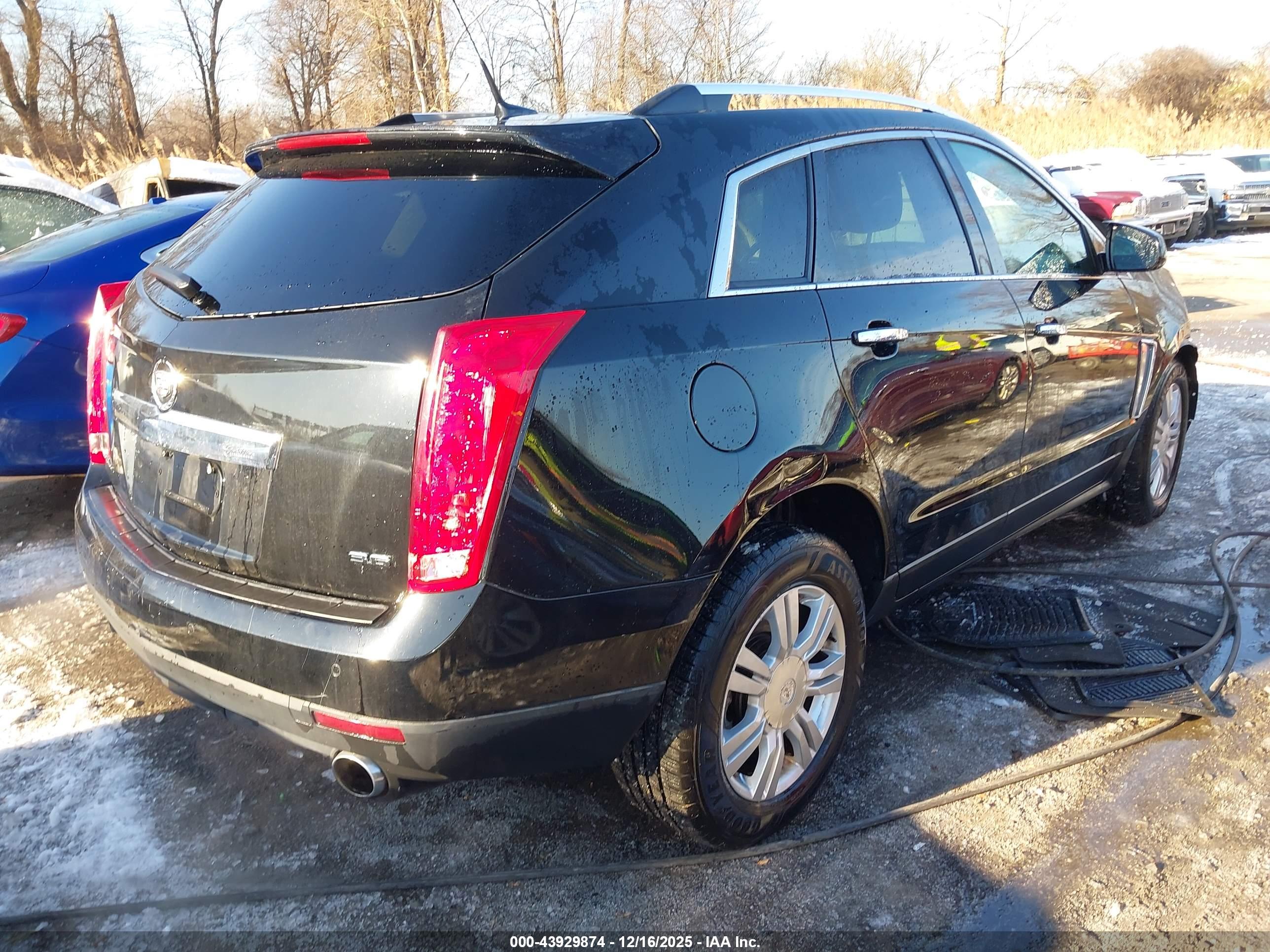 CADILLAC SRX image 4
