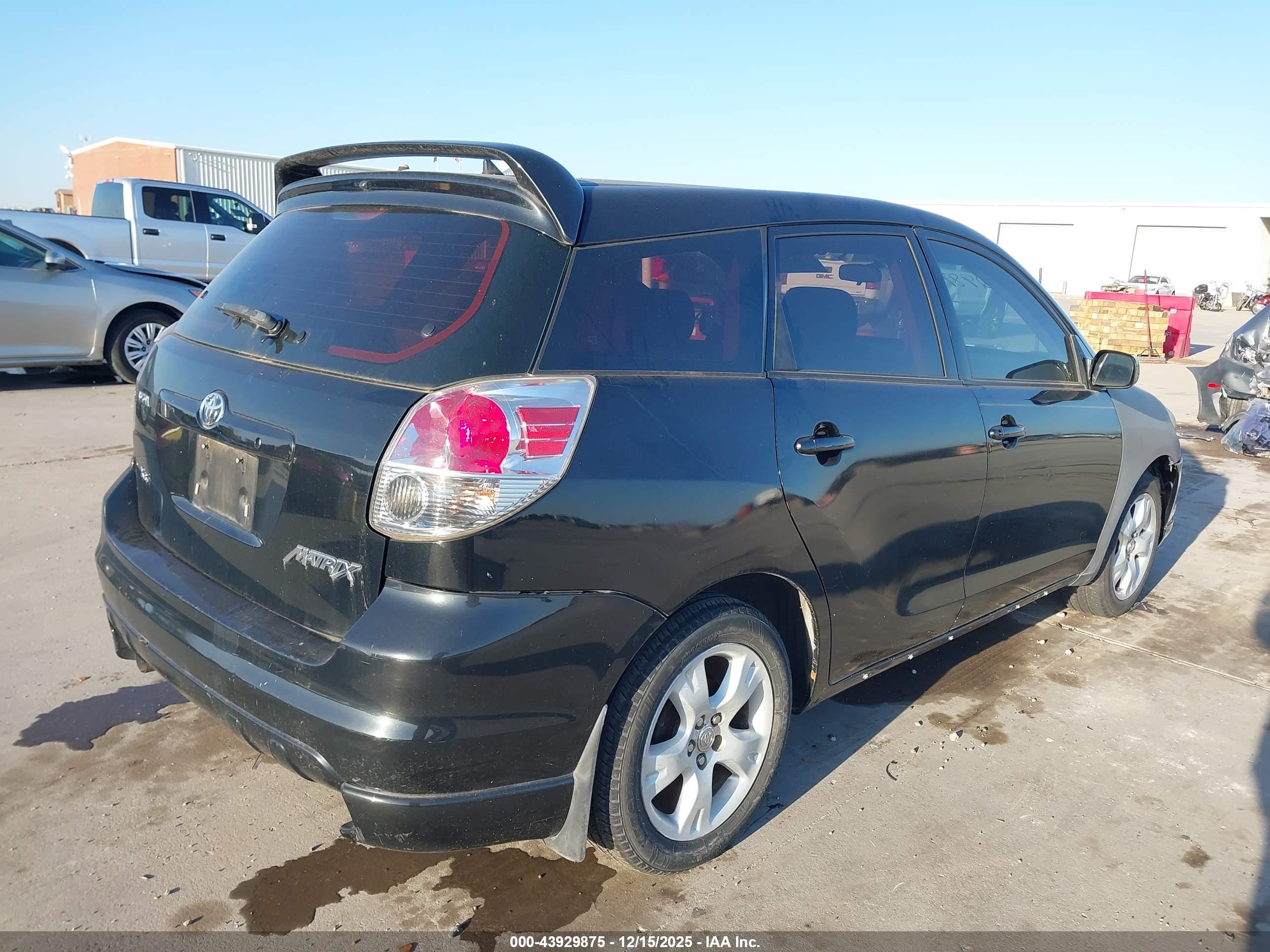 TOYOTA MATRIX image 4