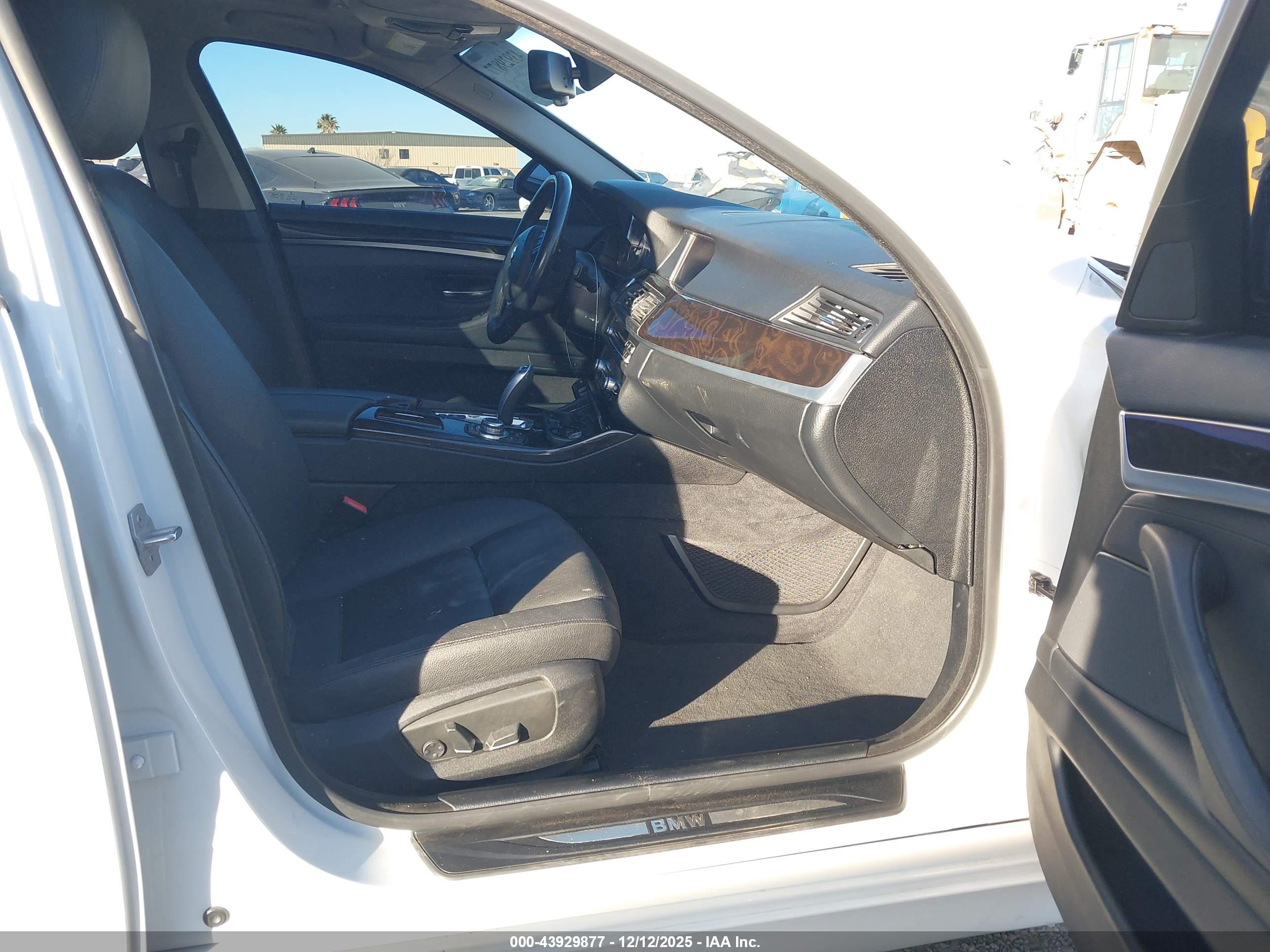 BMW 528I image 5