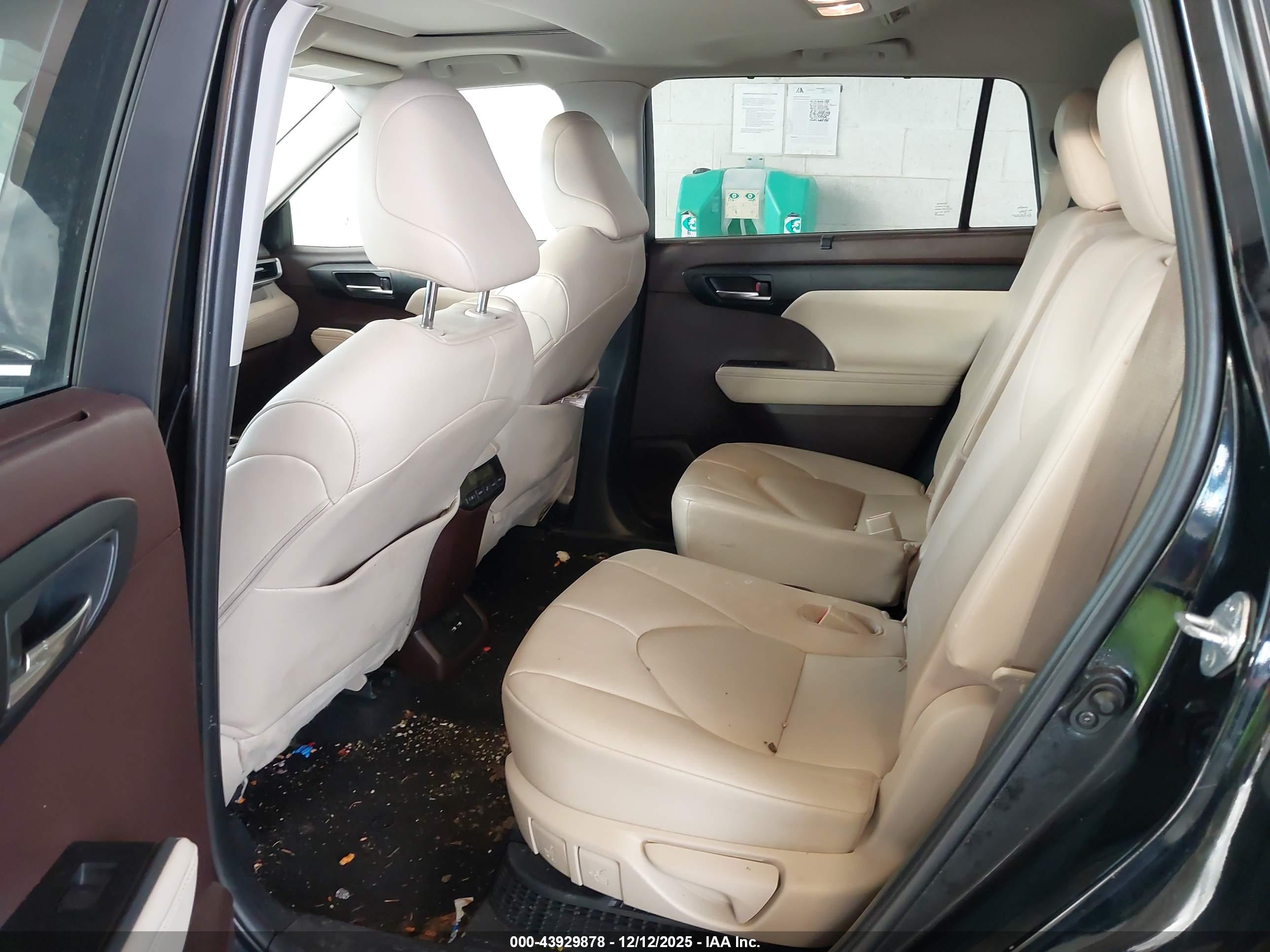 TOYOTA HIGHLANDER image 8