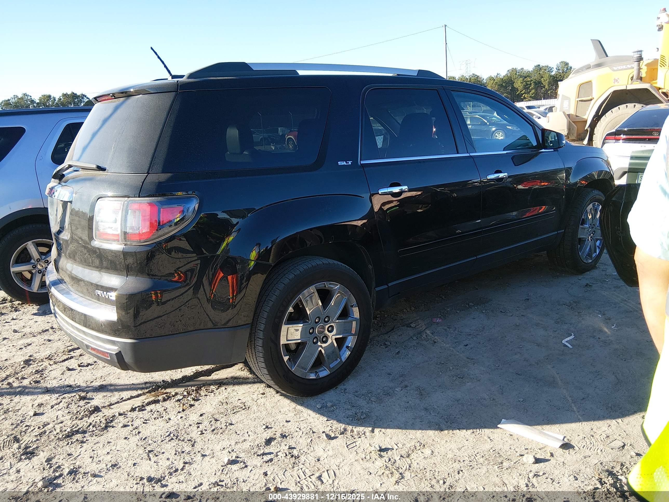 GMC ACADIA image 4