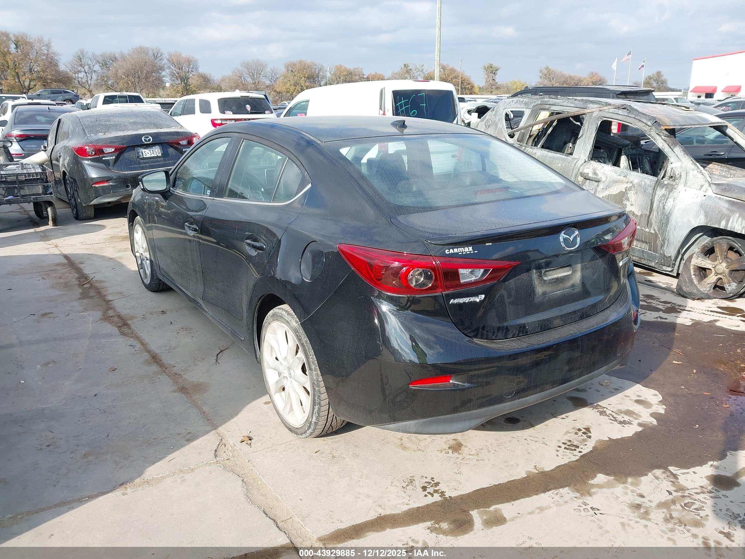 MAZDA MAZDA3 image 3