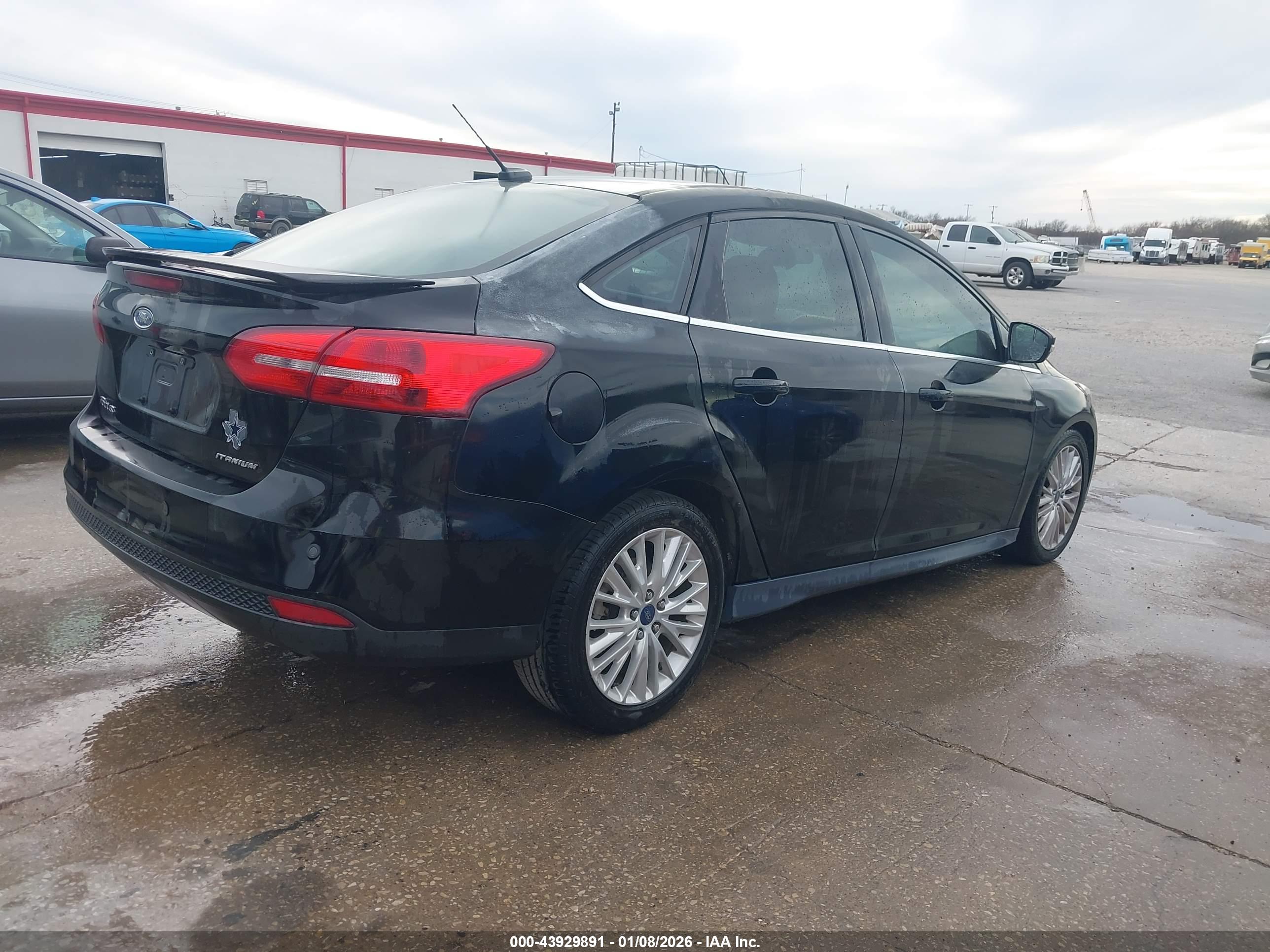 FORD FOCUS image 4