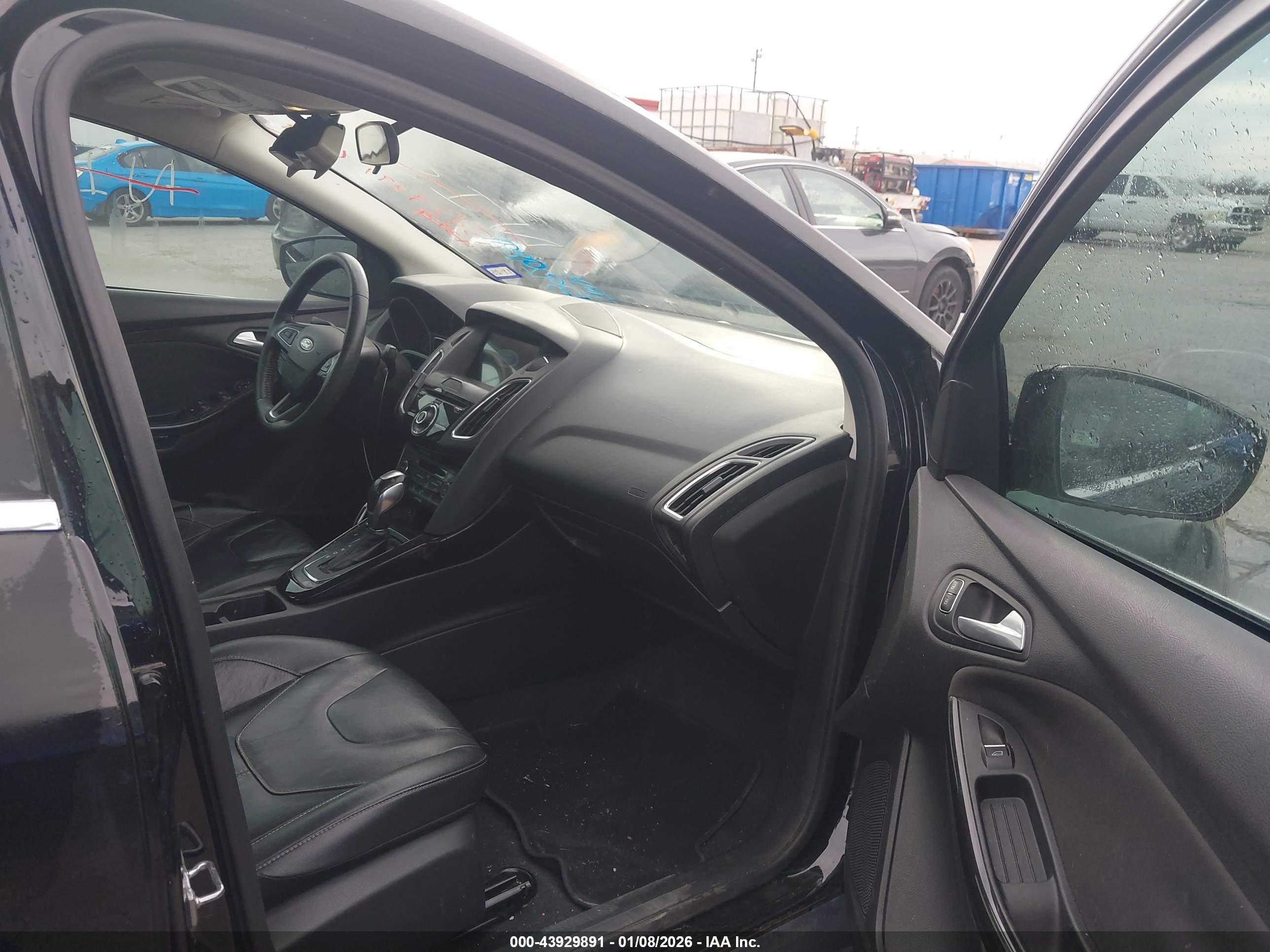 FORD FOCUS image 5