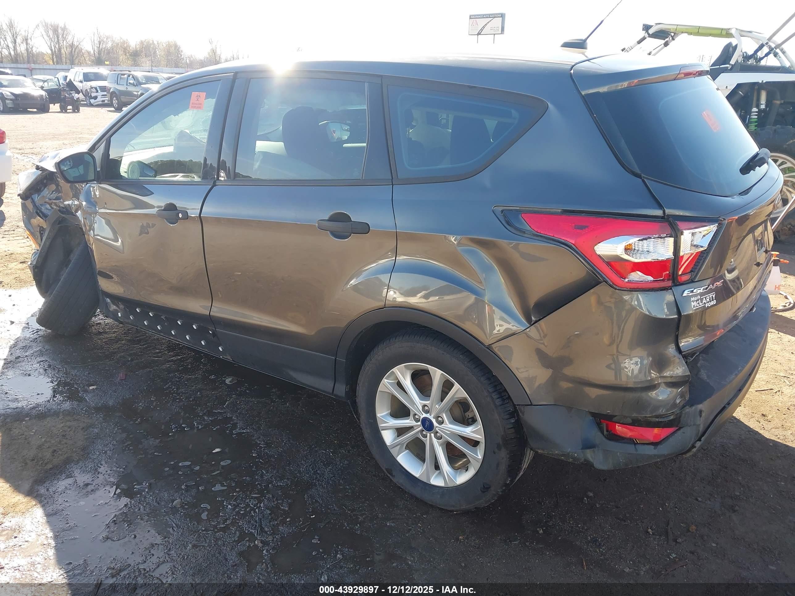 FORD ESCAPE image 3