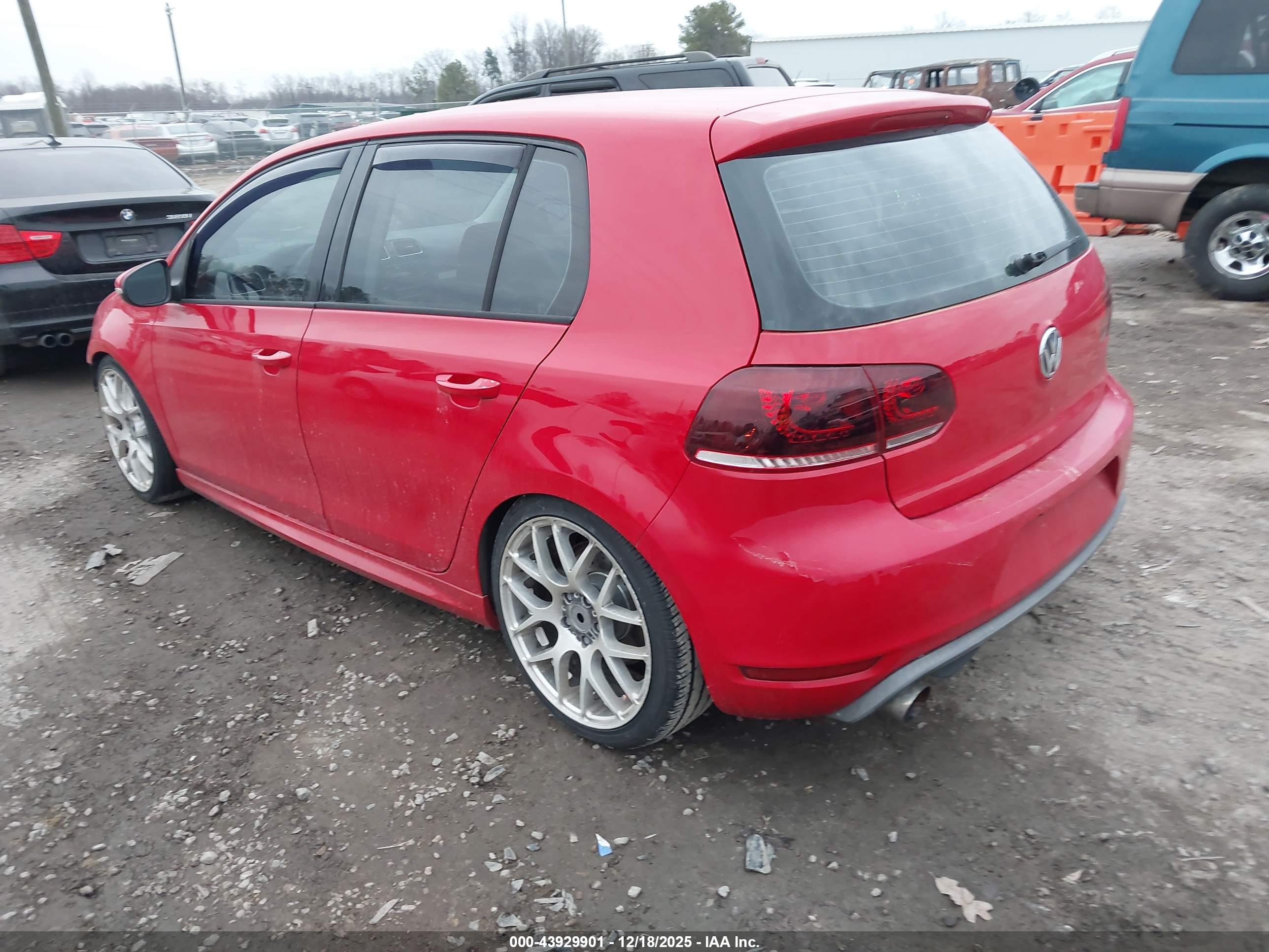 VOLKSWAGEN GOLF image 3