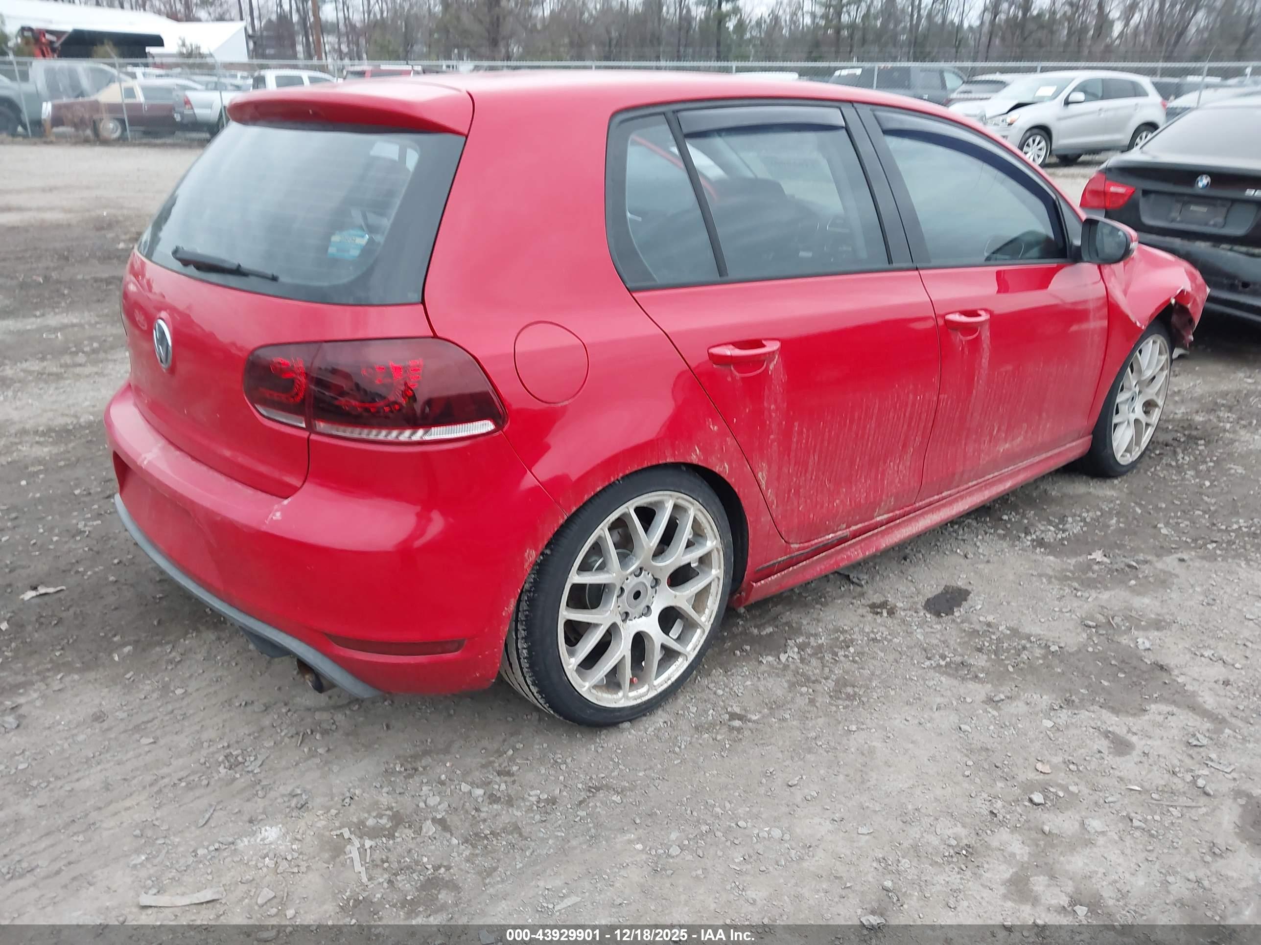 VOLKSWAGEN GOLF image 4