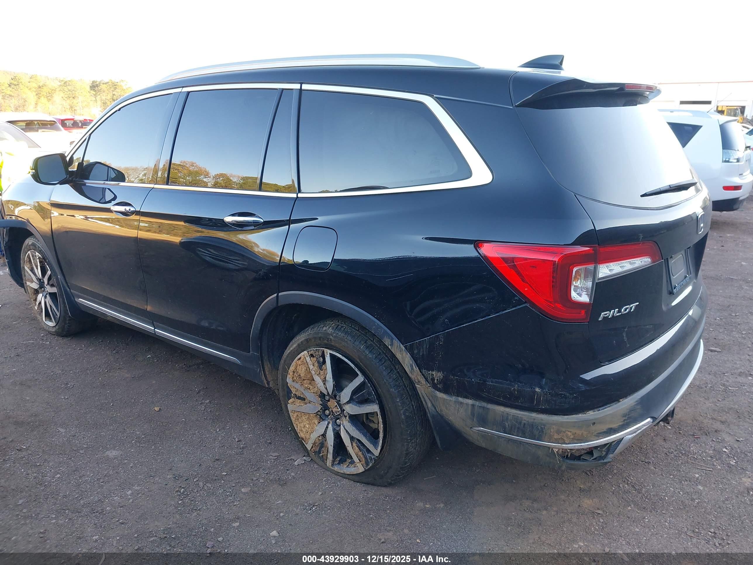 HONDA PILOT image 3