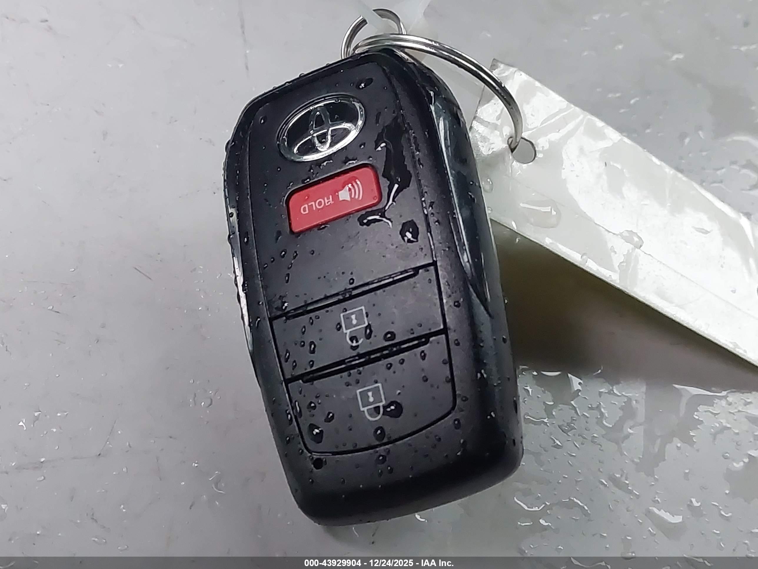 TOYOTA TACOMA image 11