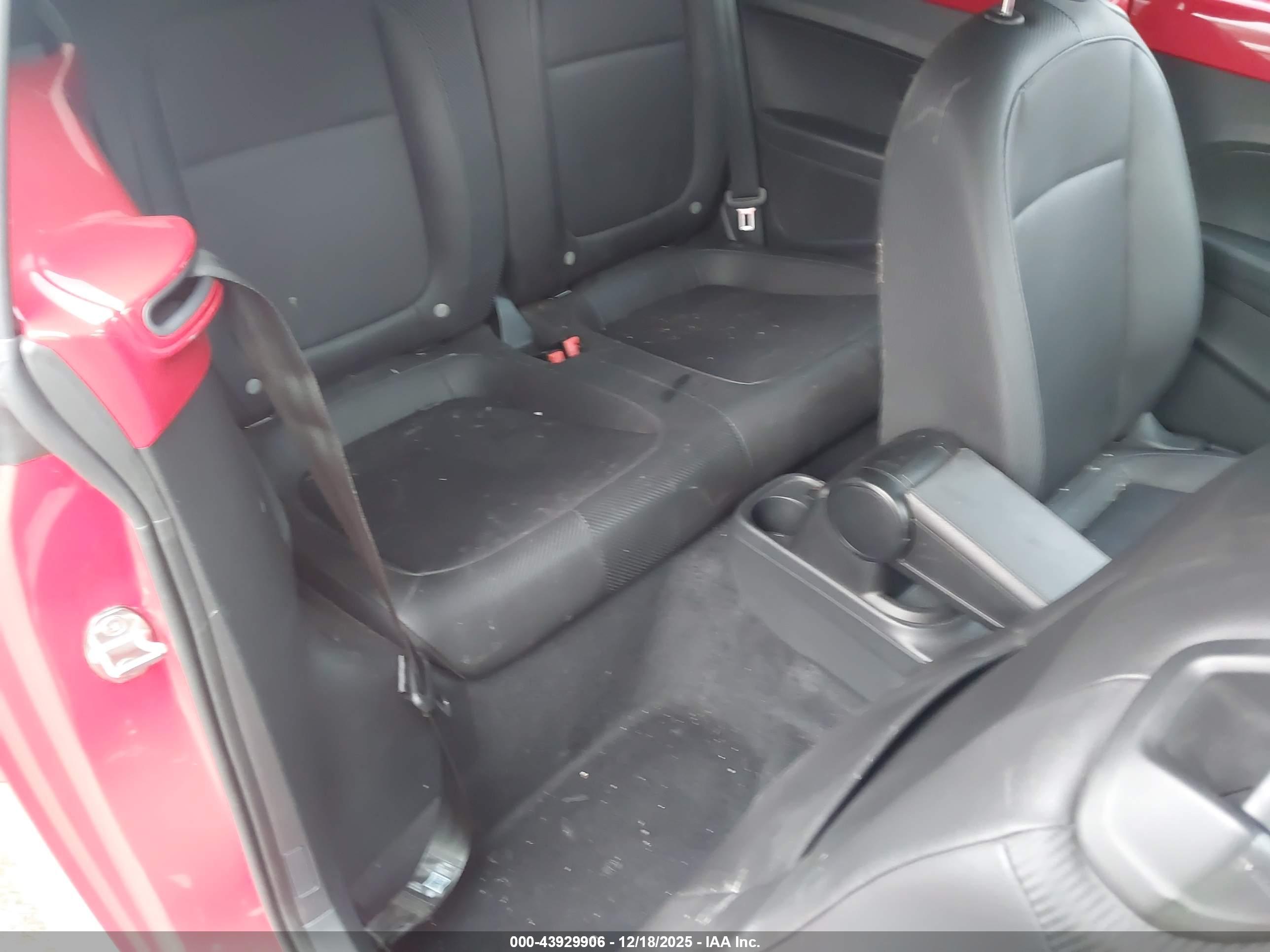 VOLKSWAGEN BEETLE image 8