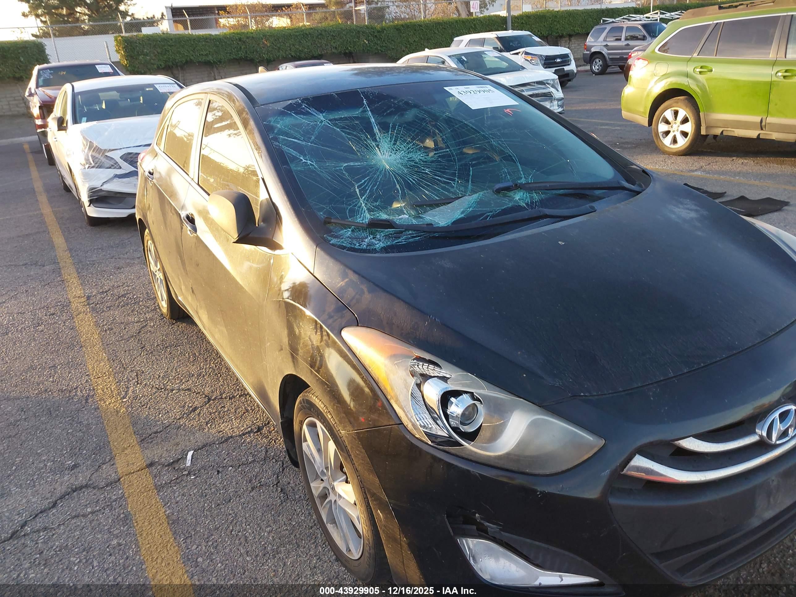 HYUNDAI ELANTRA image 6