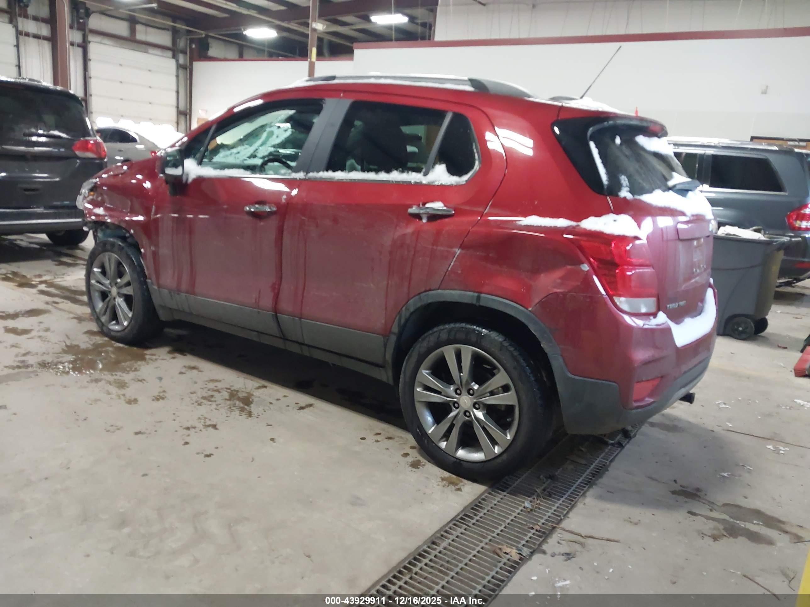 CHEVROLET TRAX image 3
