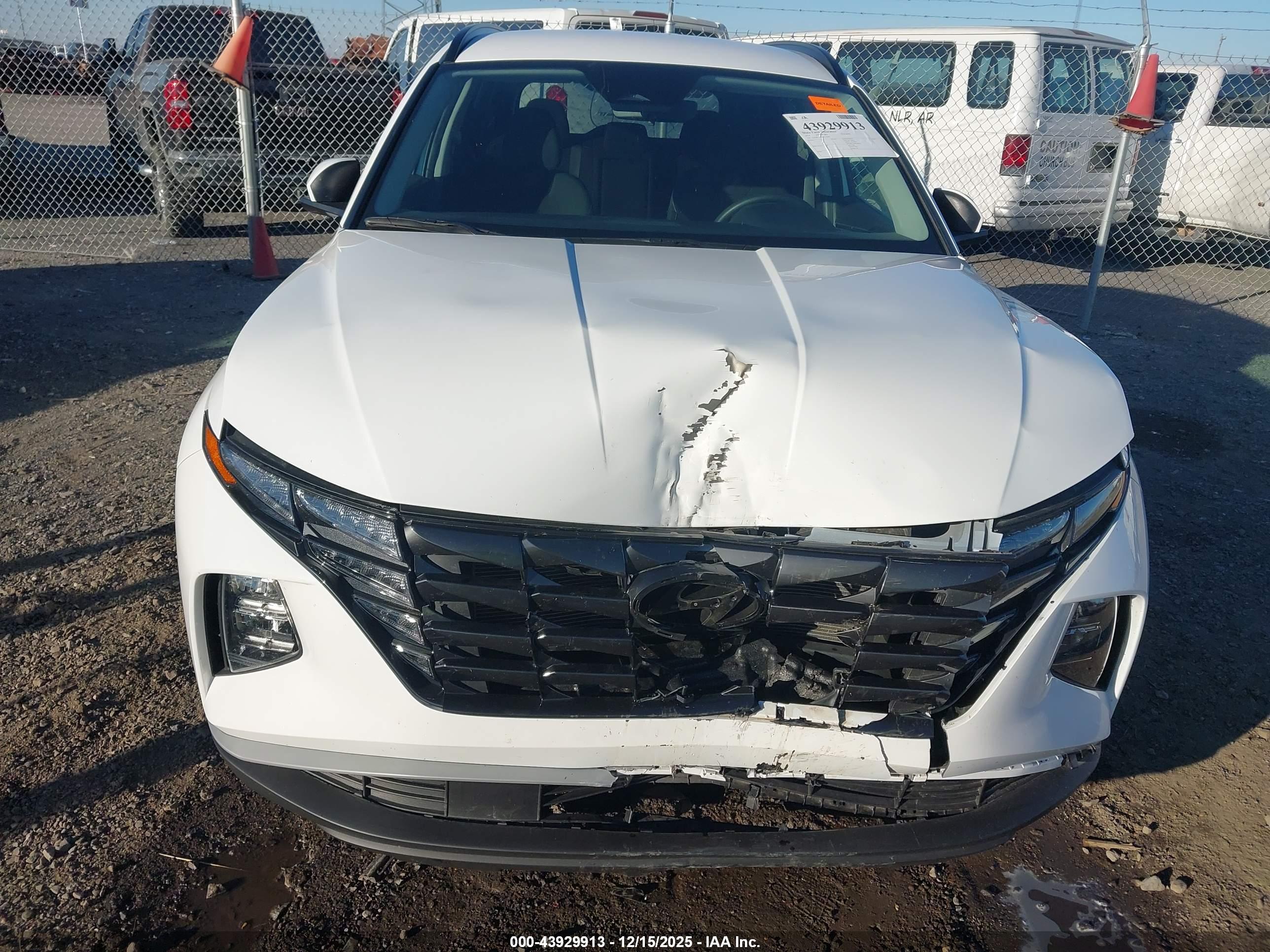 HYUNDAI TUCSON image 6