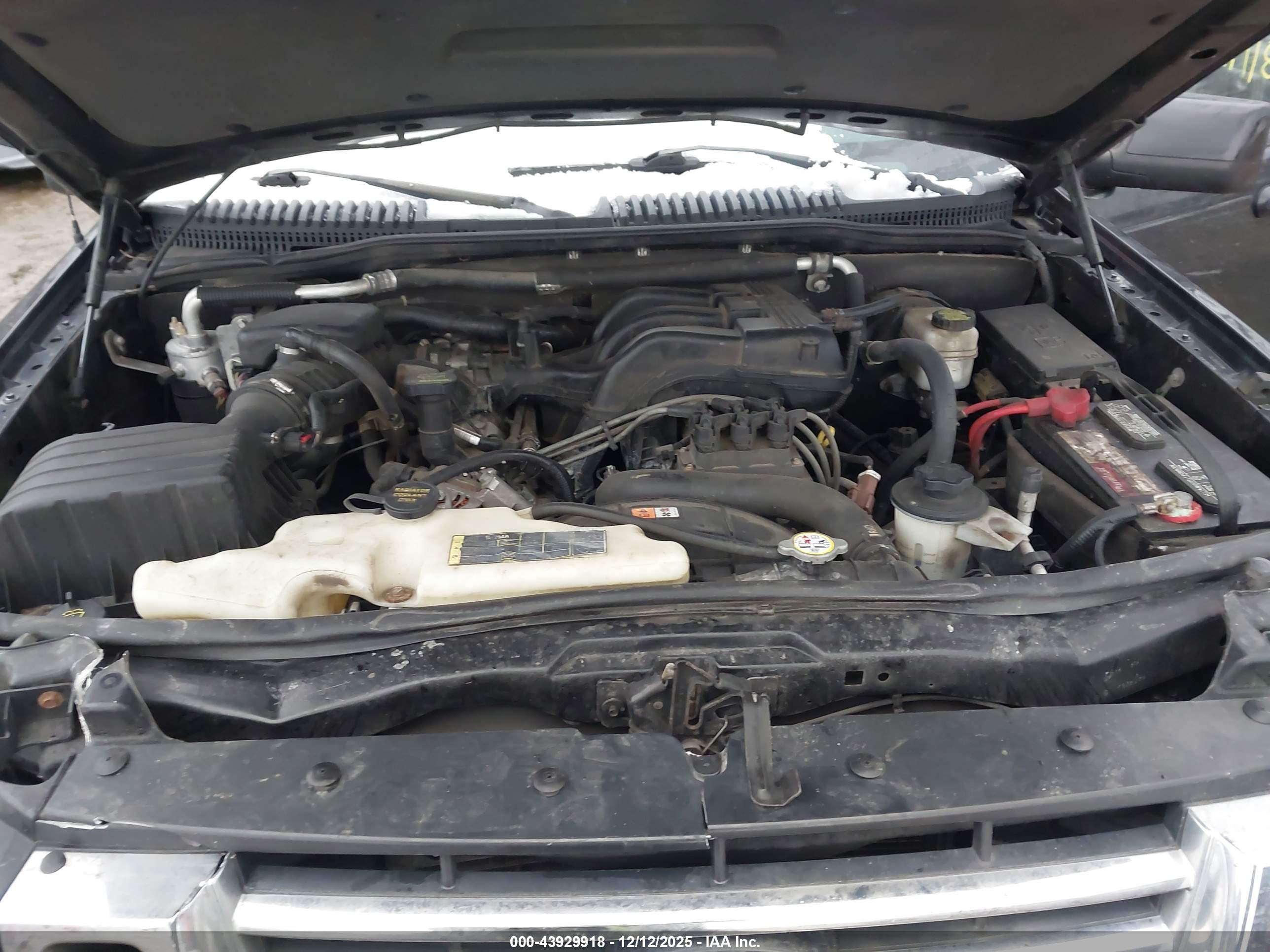 FORD EXPLORER image 10