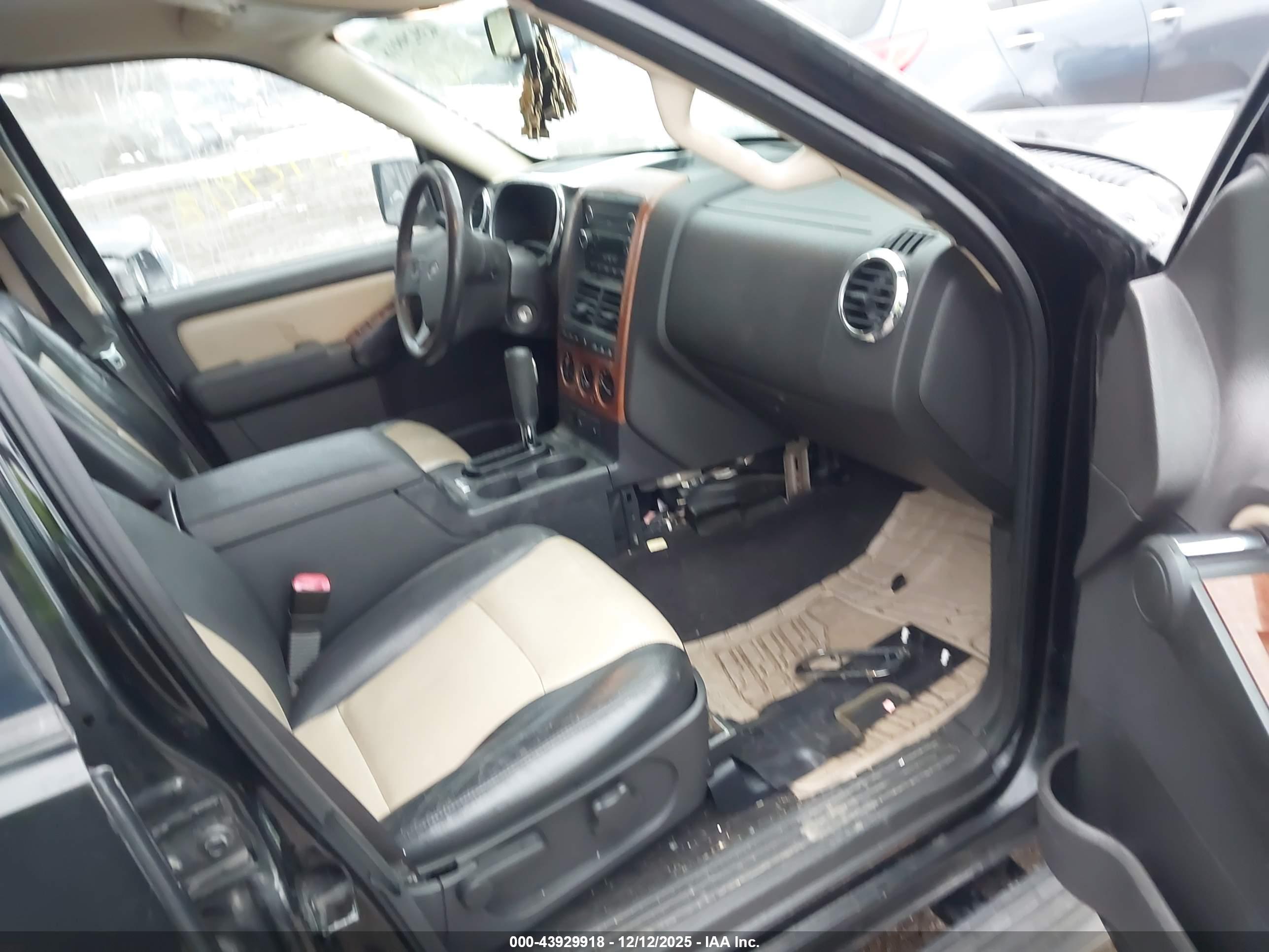 FORD EXPLORER image 5