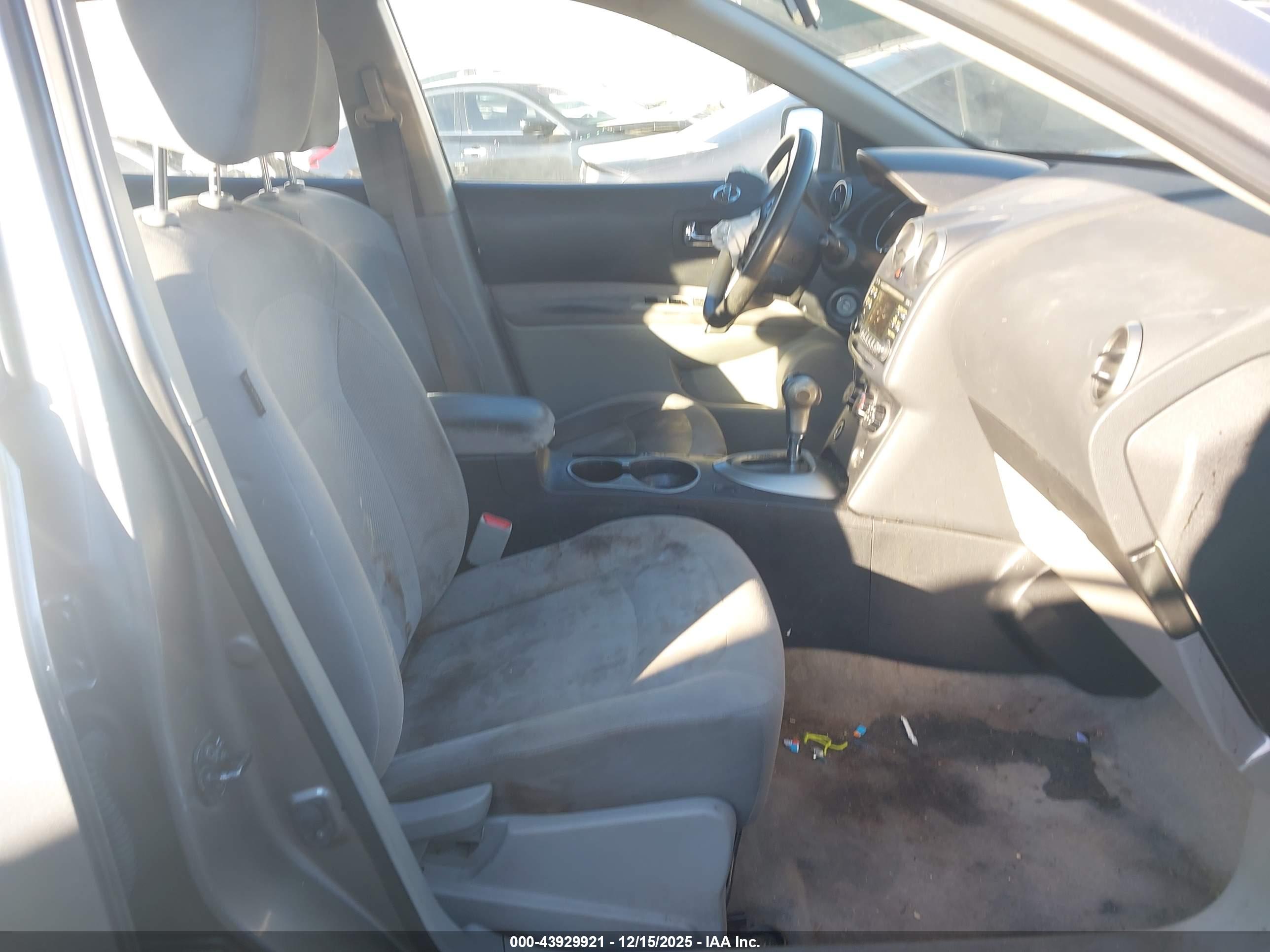 NISSAN ROGUE image 5