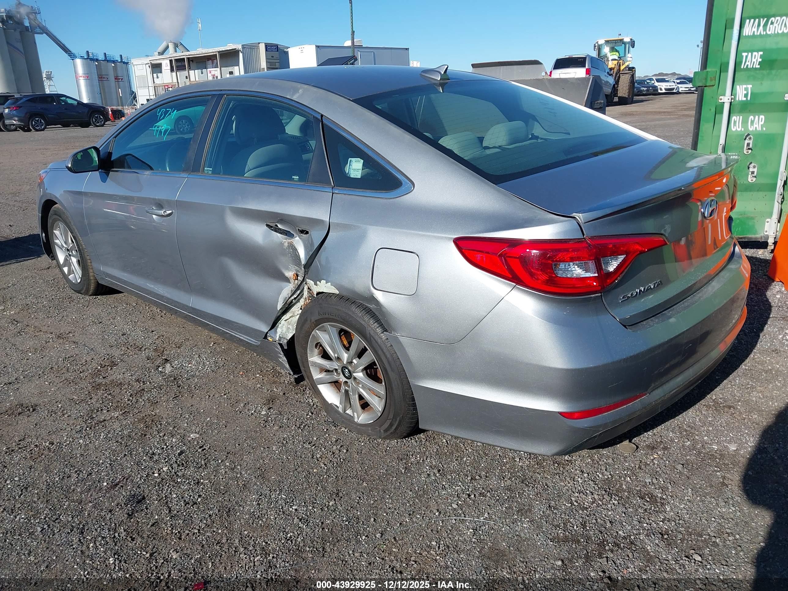 HYUNDAI SONATA image 3