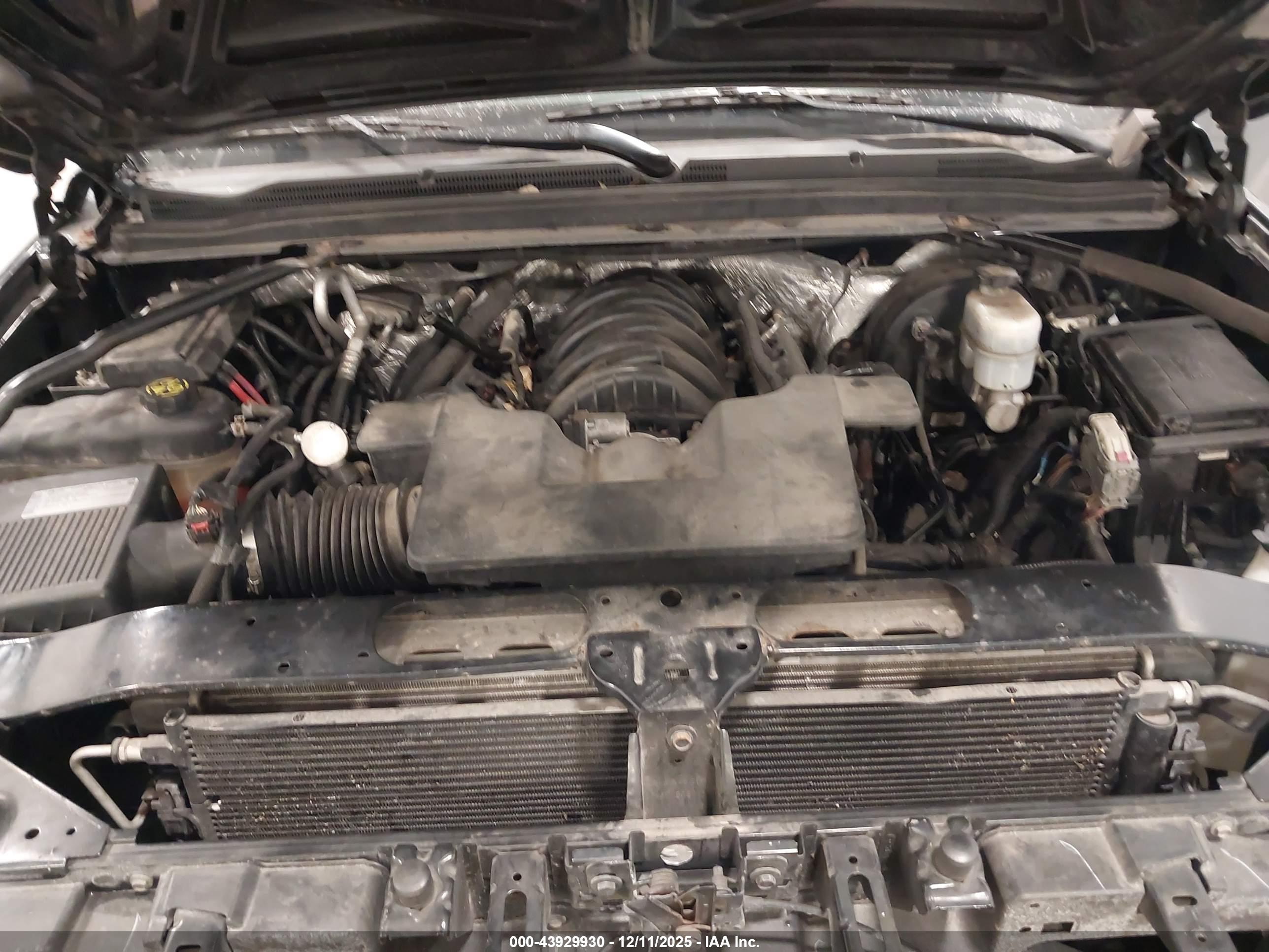 CHEVROLET SUBURBAN image 10