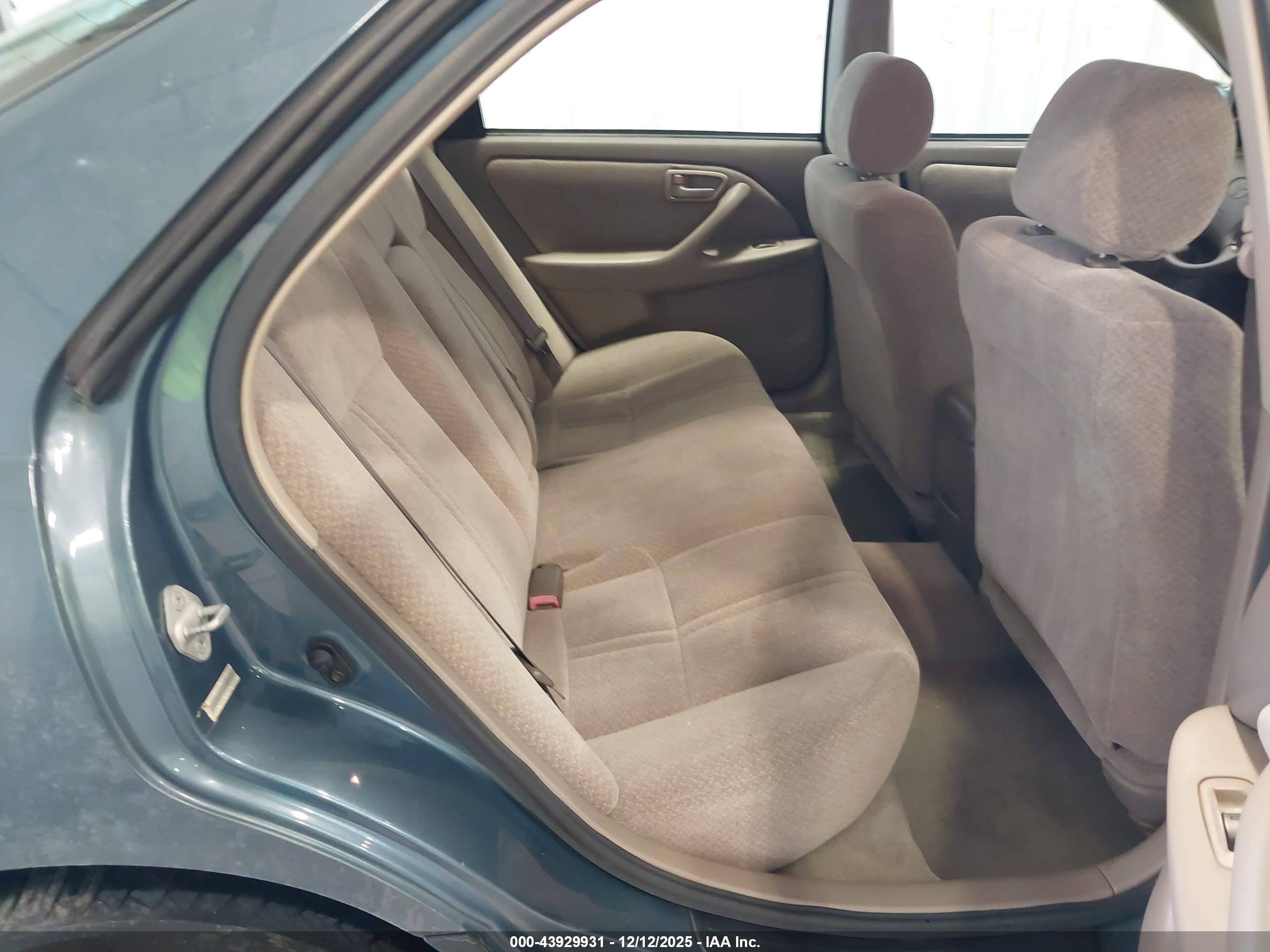 TOYOTA CAMRY image 8