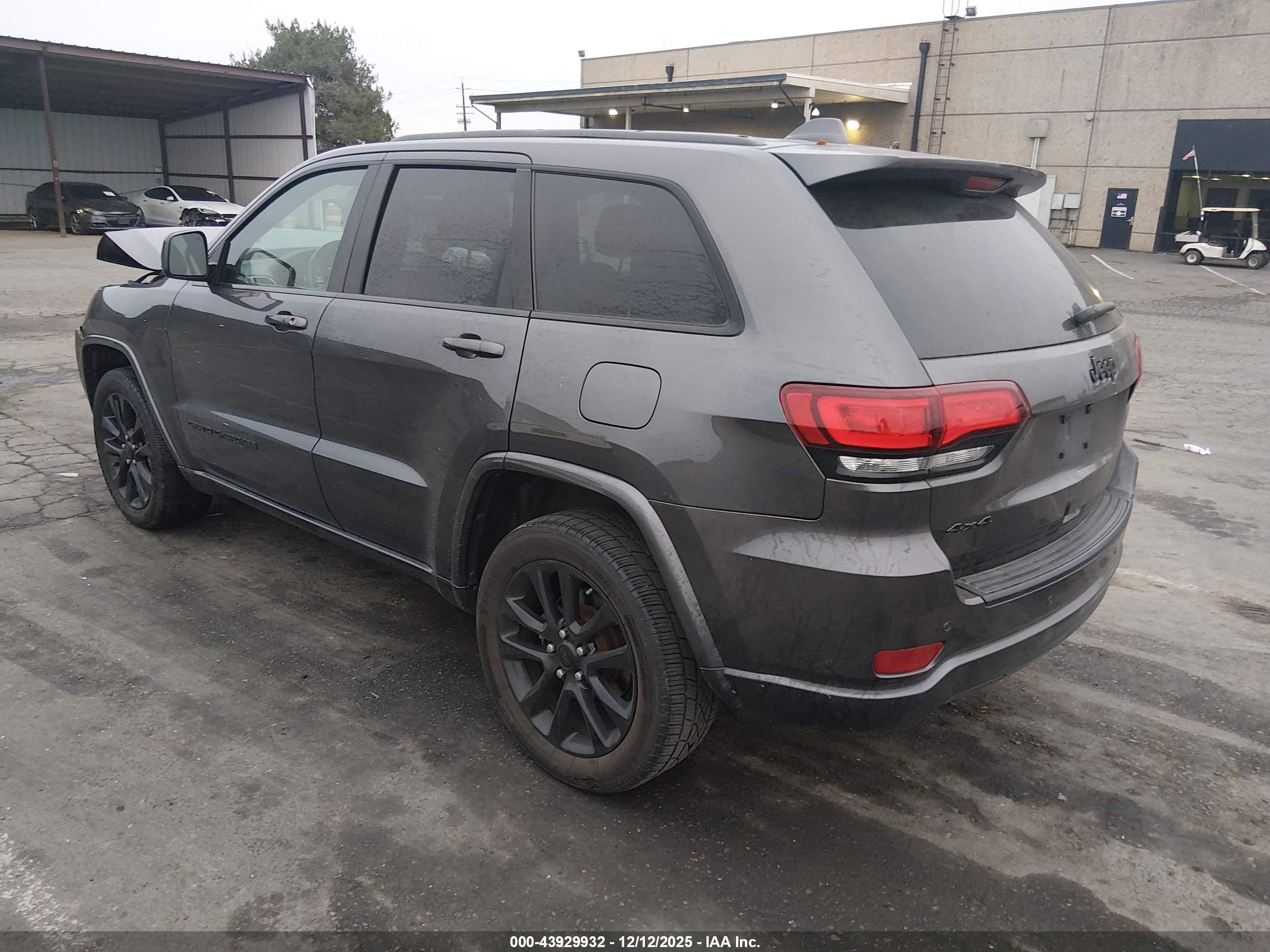 JEEP GRAND image 3